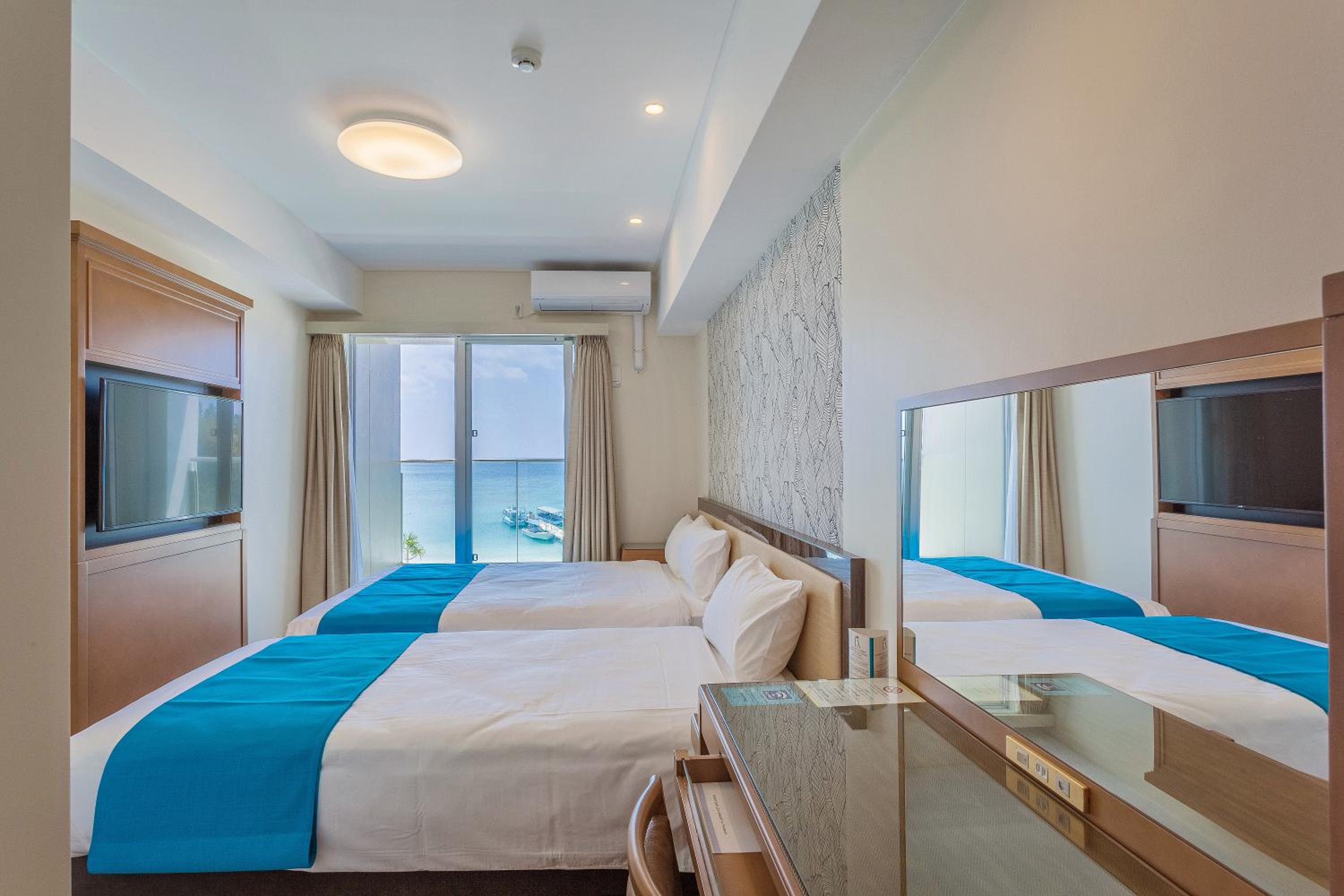 Twin Room with Sea View - Top Floor