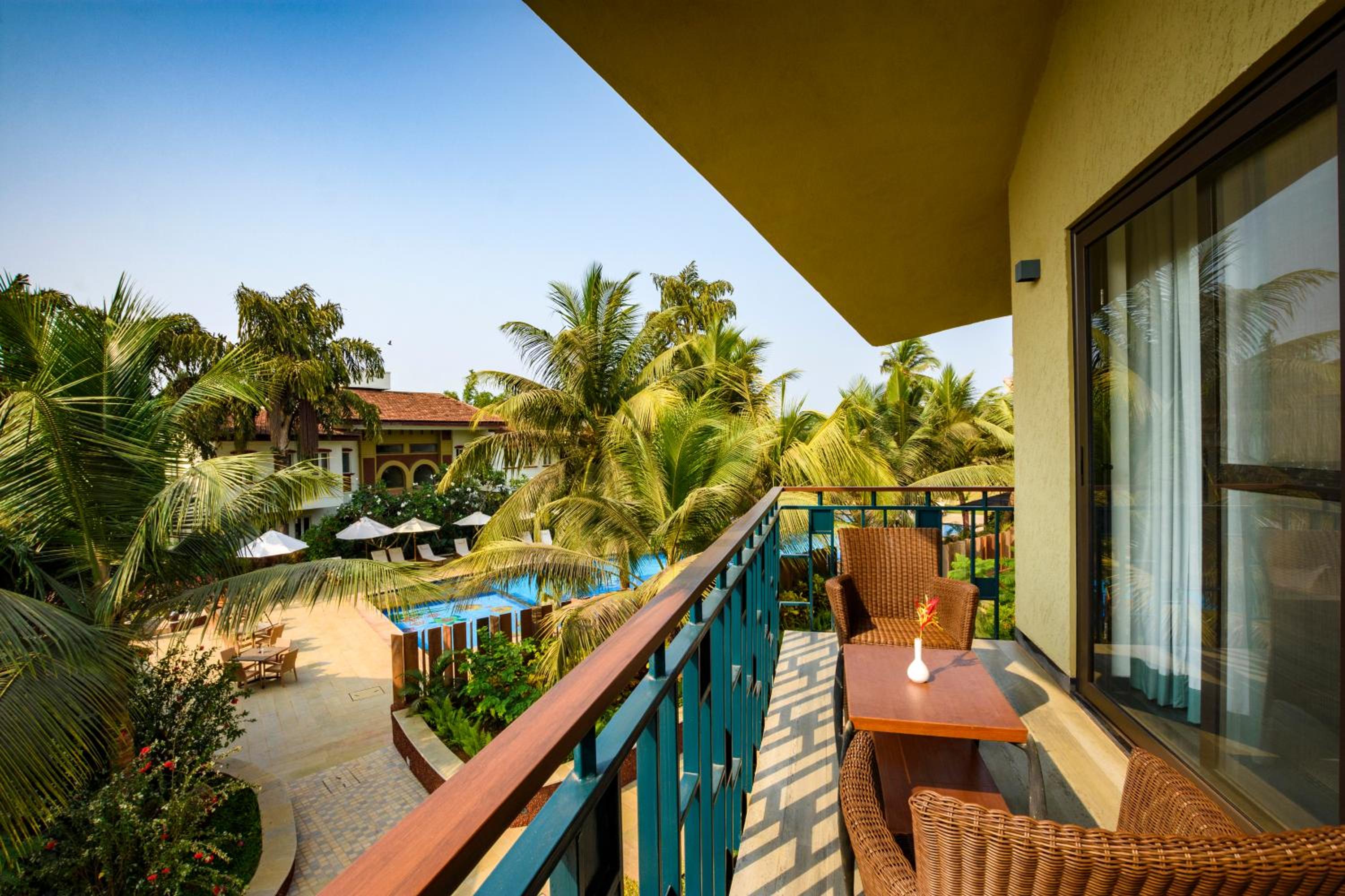 Superior Double Room with Pool View
