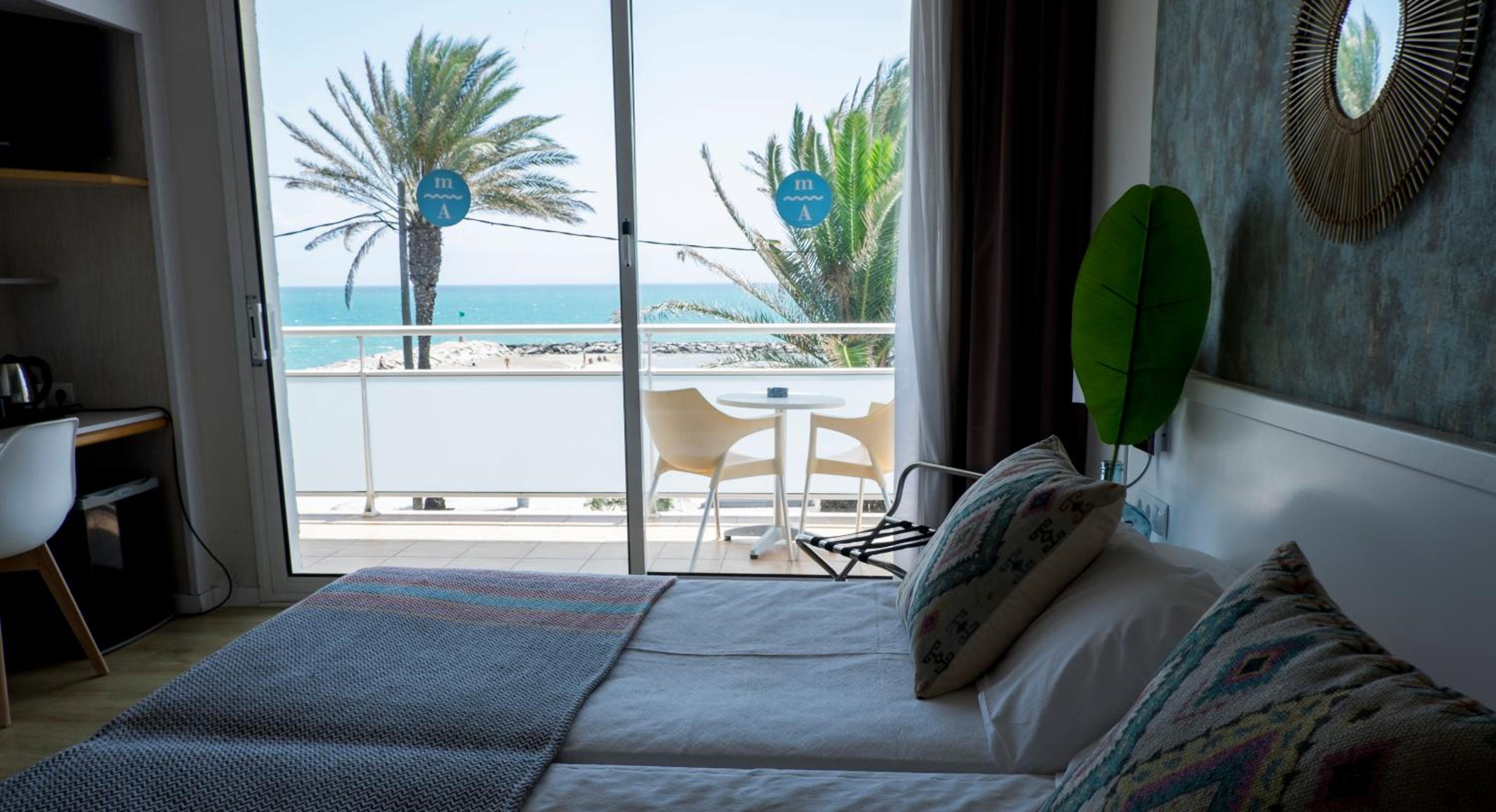 Double or Twin Room with Sea View
