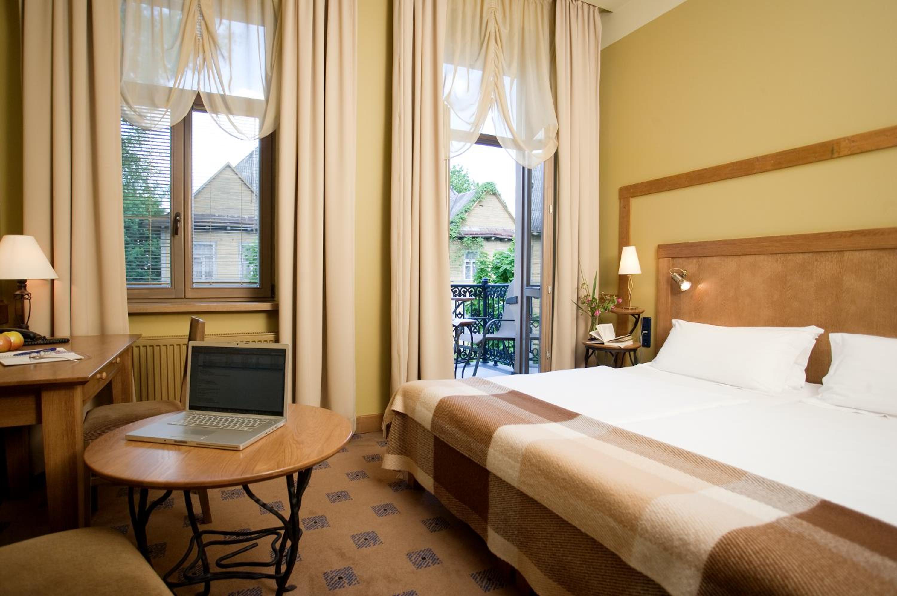 Double or Twin Room with Balcony and with Sauna and Jacuzzi access