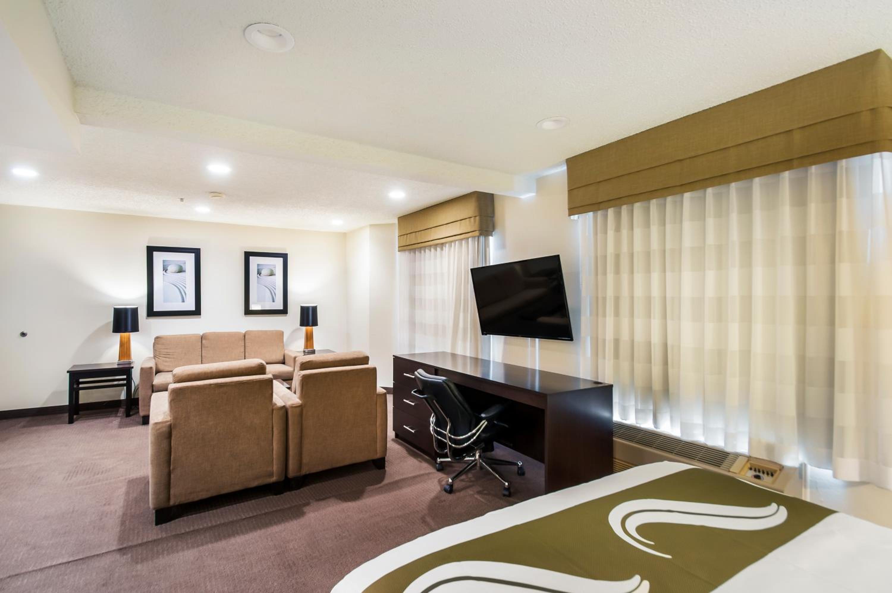 King Room with Whirlpool - Non-Smoking