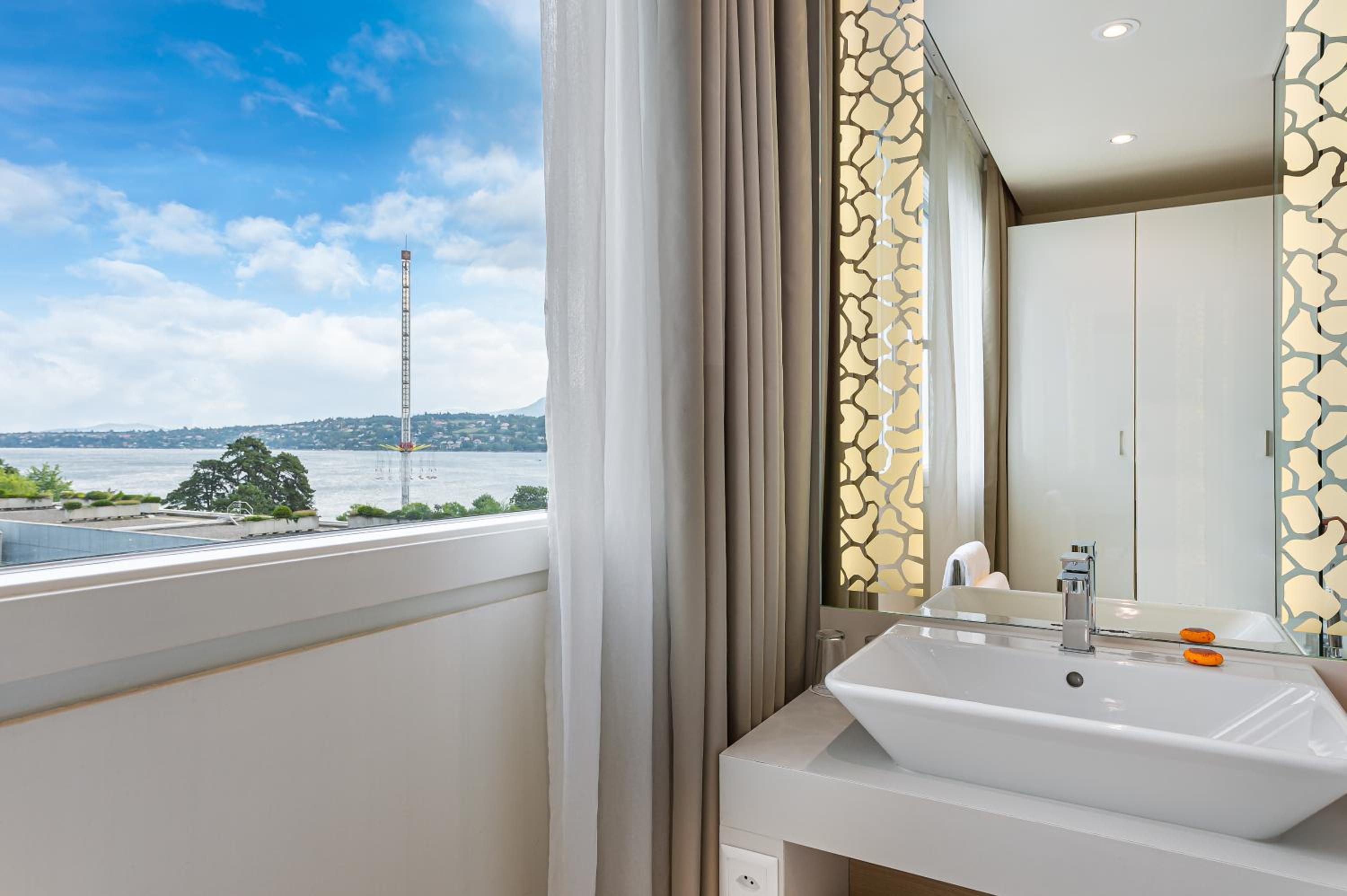 Double Room with Lake View