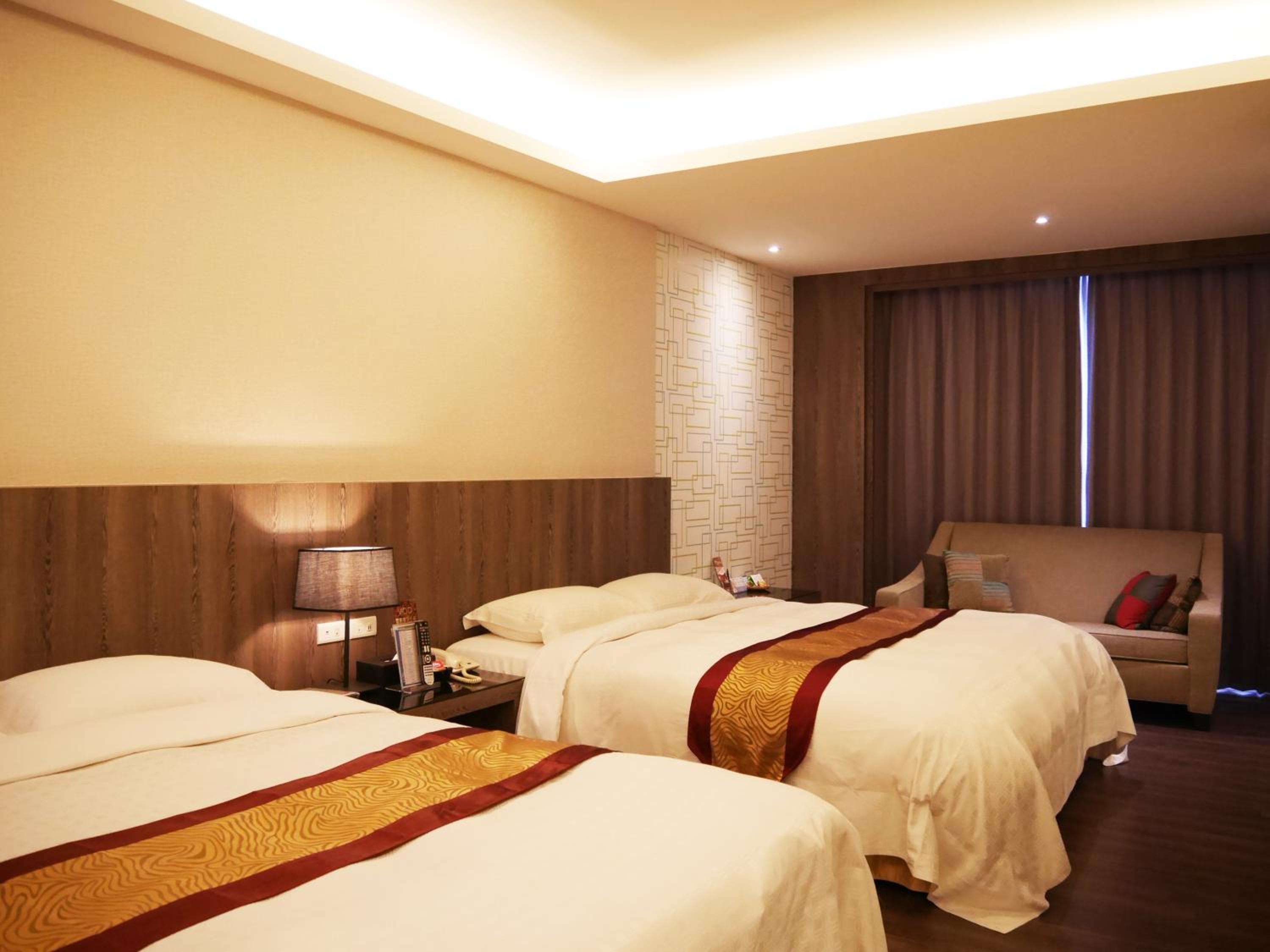 Business Quadruple Room - No Private Garage