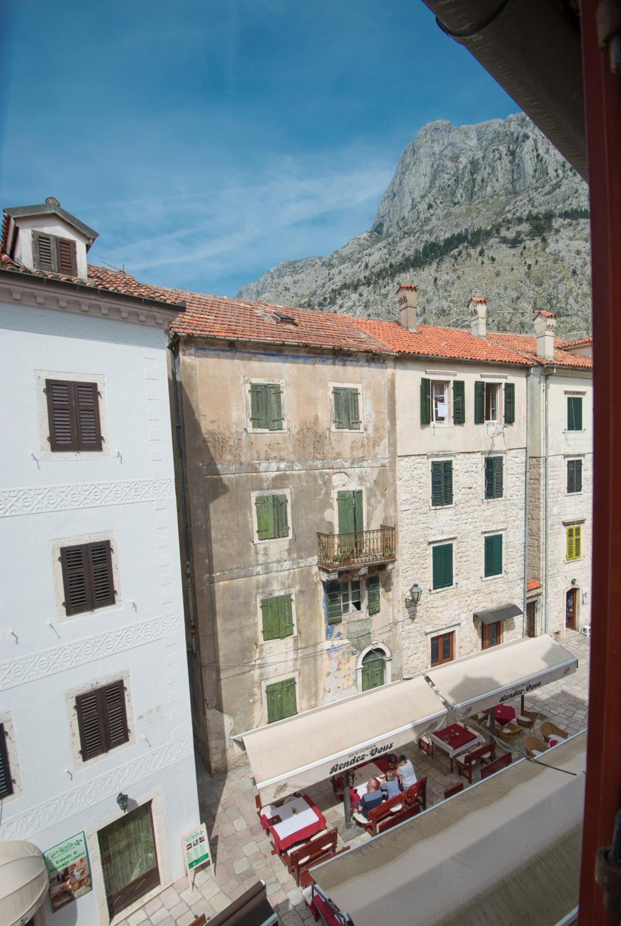 Suite with City View