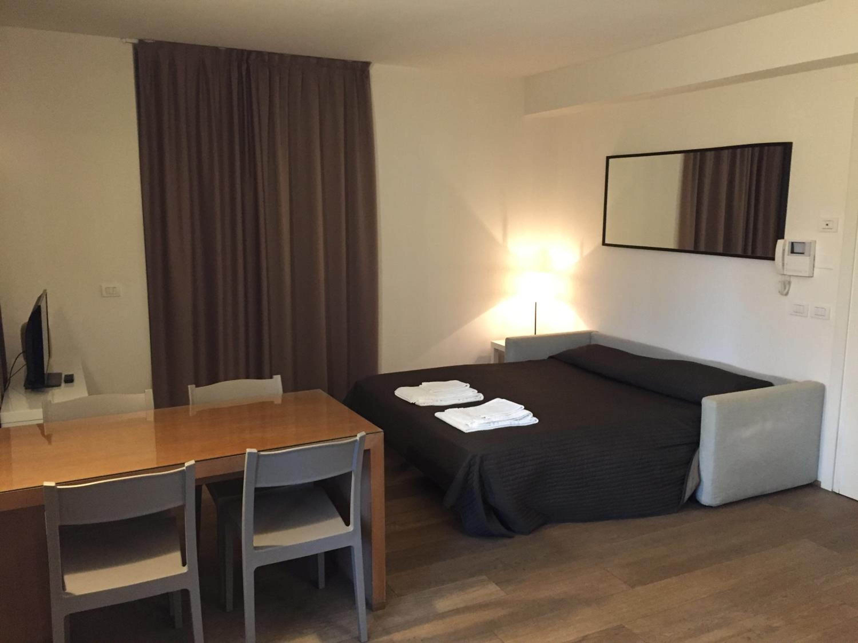 One Bedroom Apartment with Garden