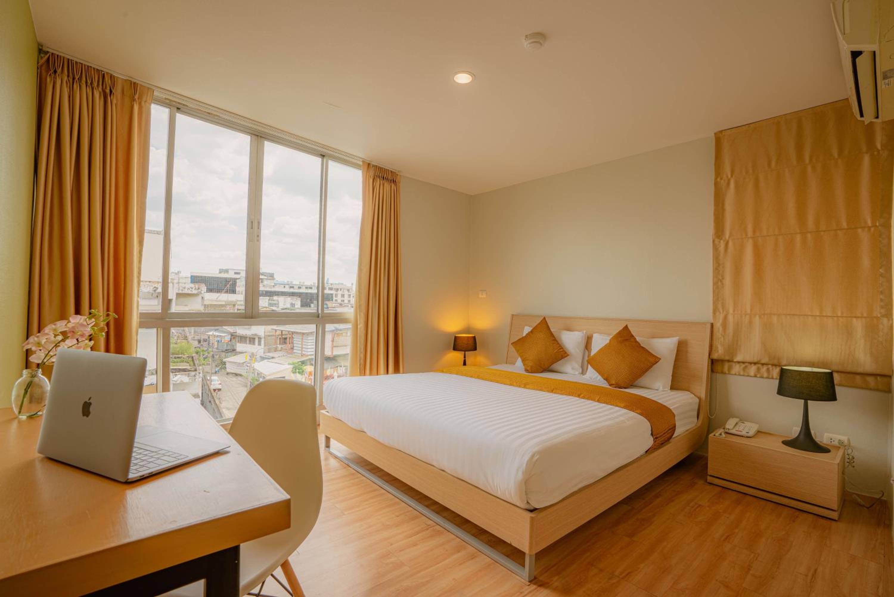 One-Bedroom Suite