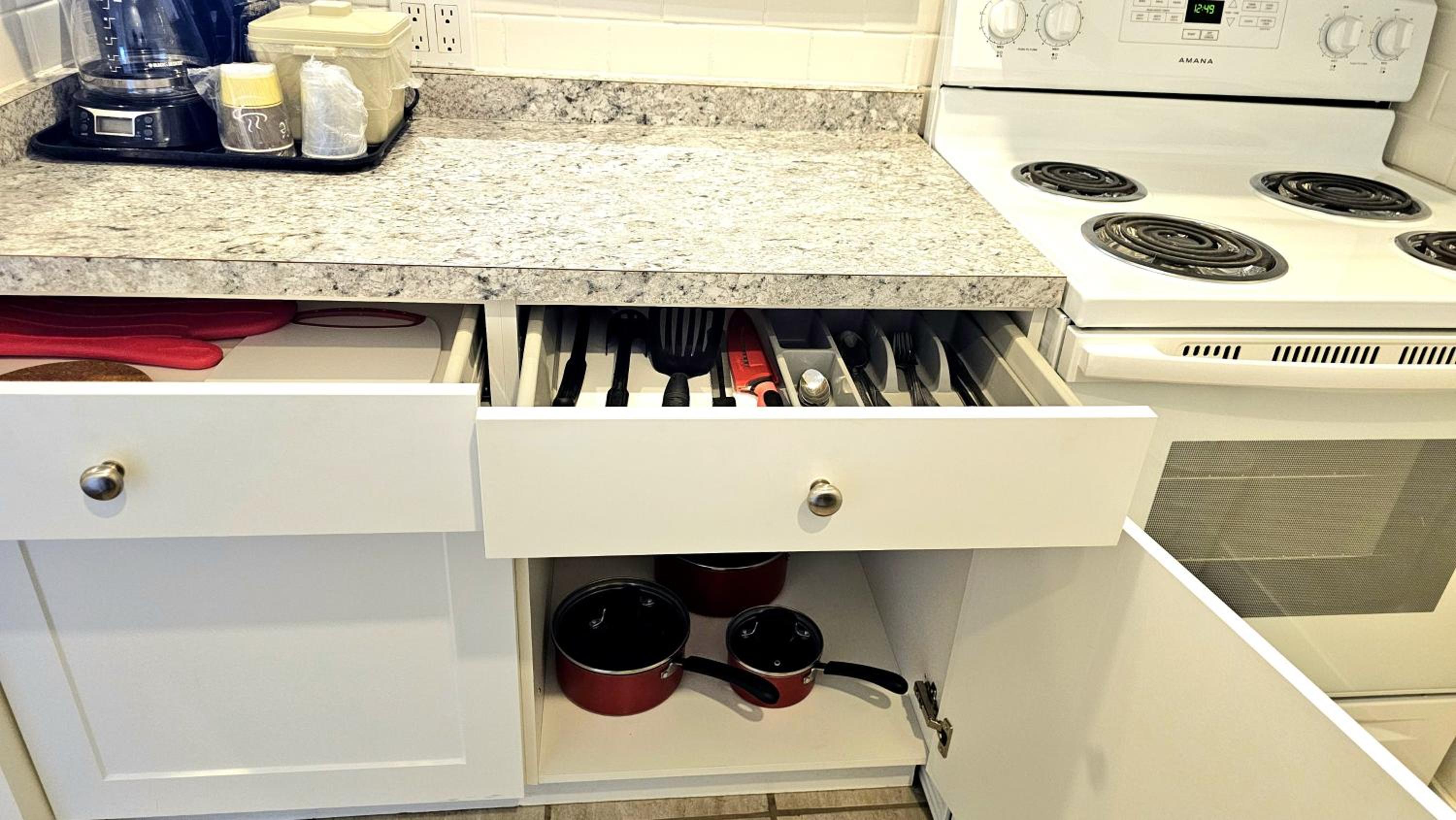 Queen Room with Kitchen