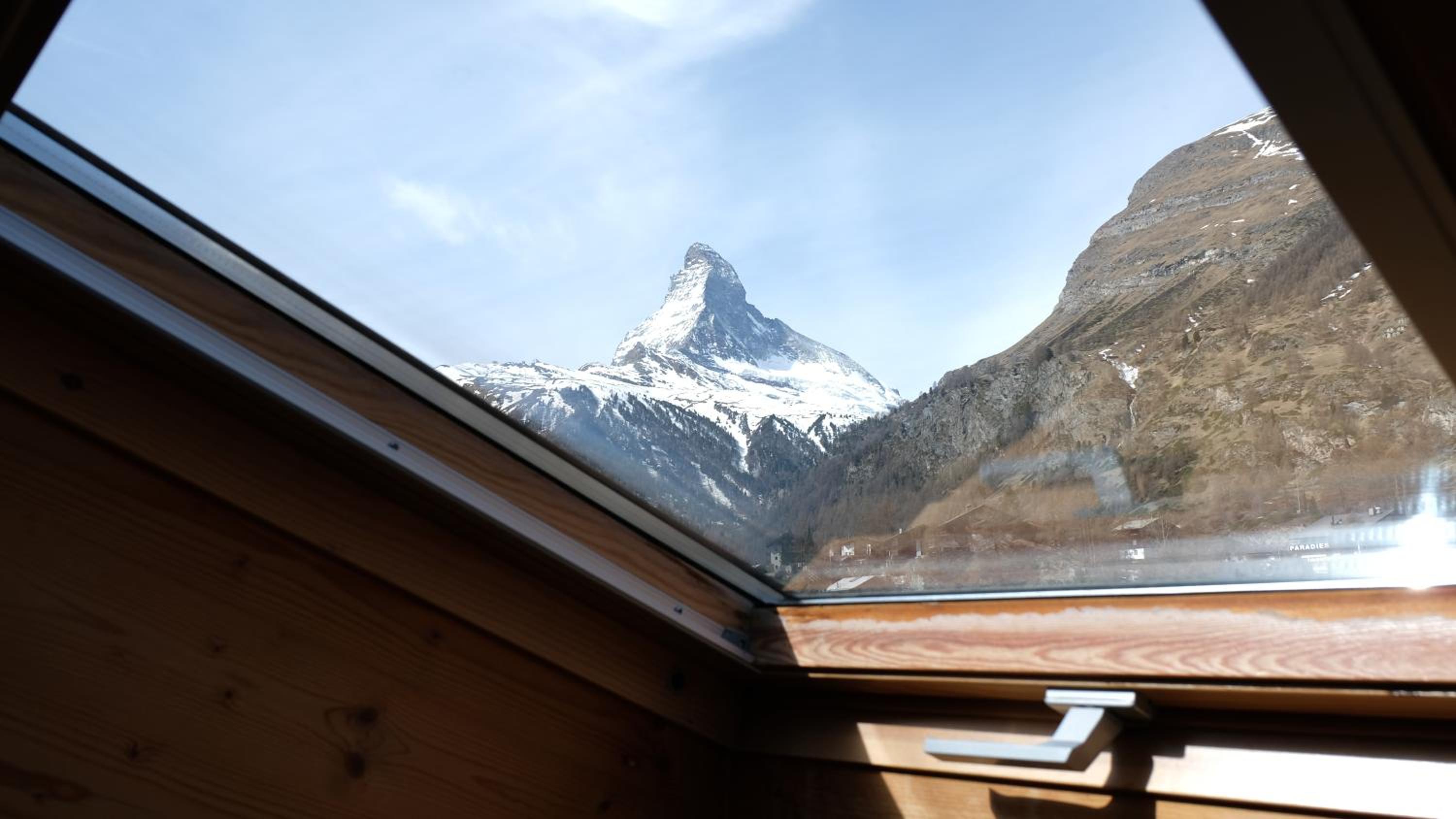 Two-Bedroom Apartment with Matterhorn View 
