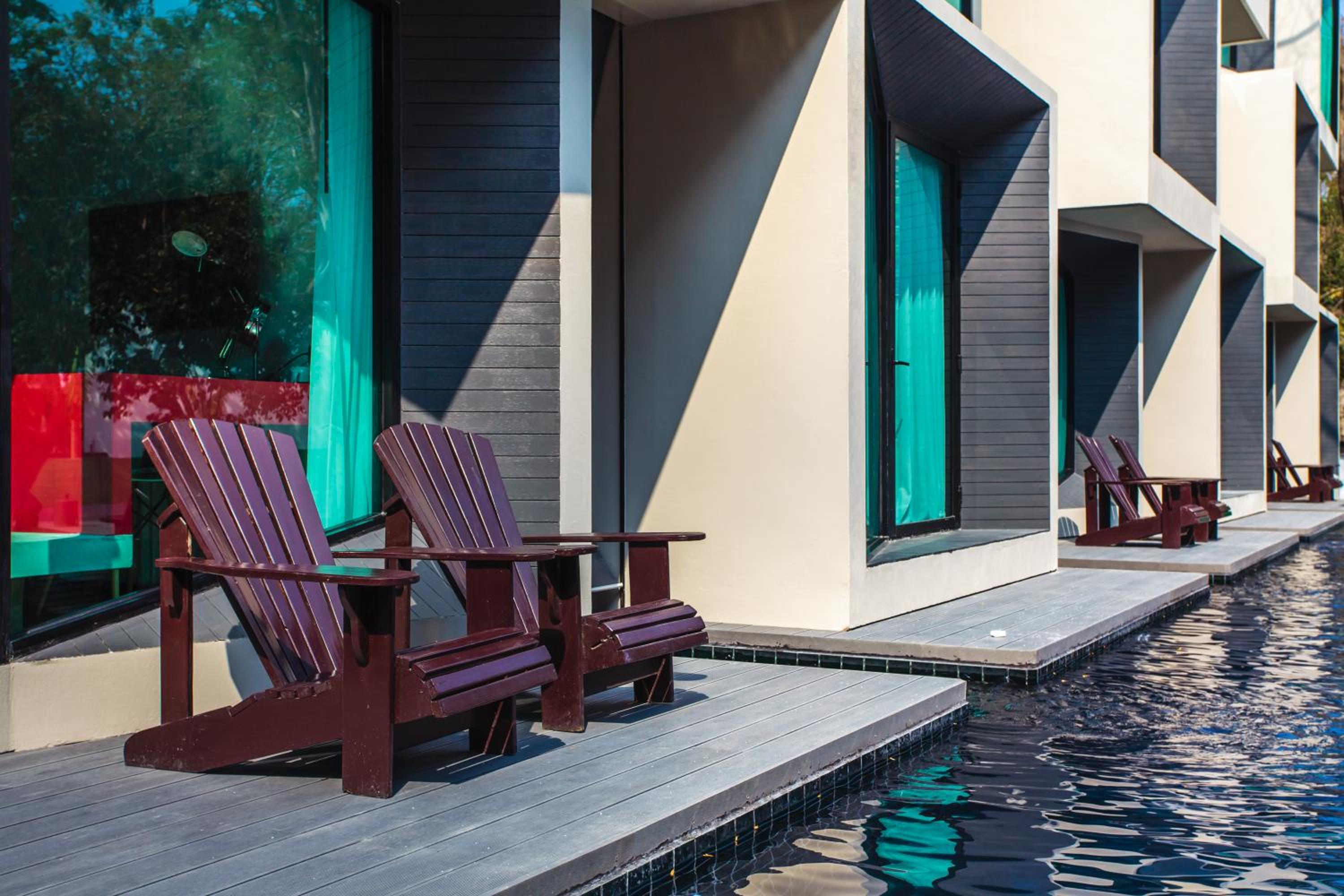 King Room with Pool Access