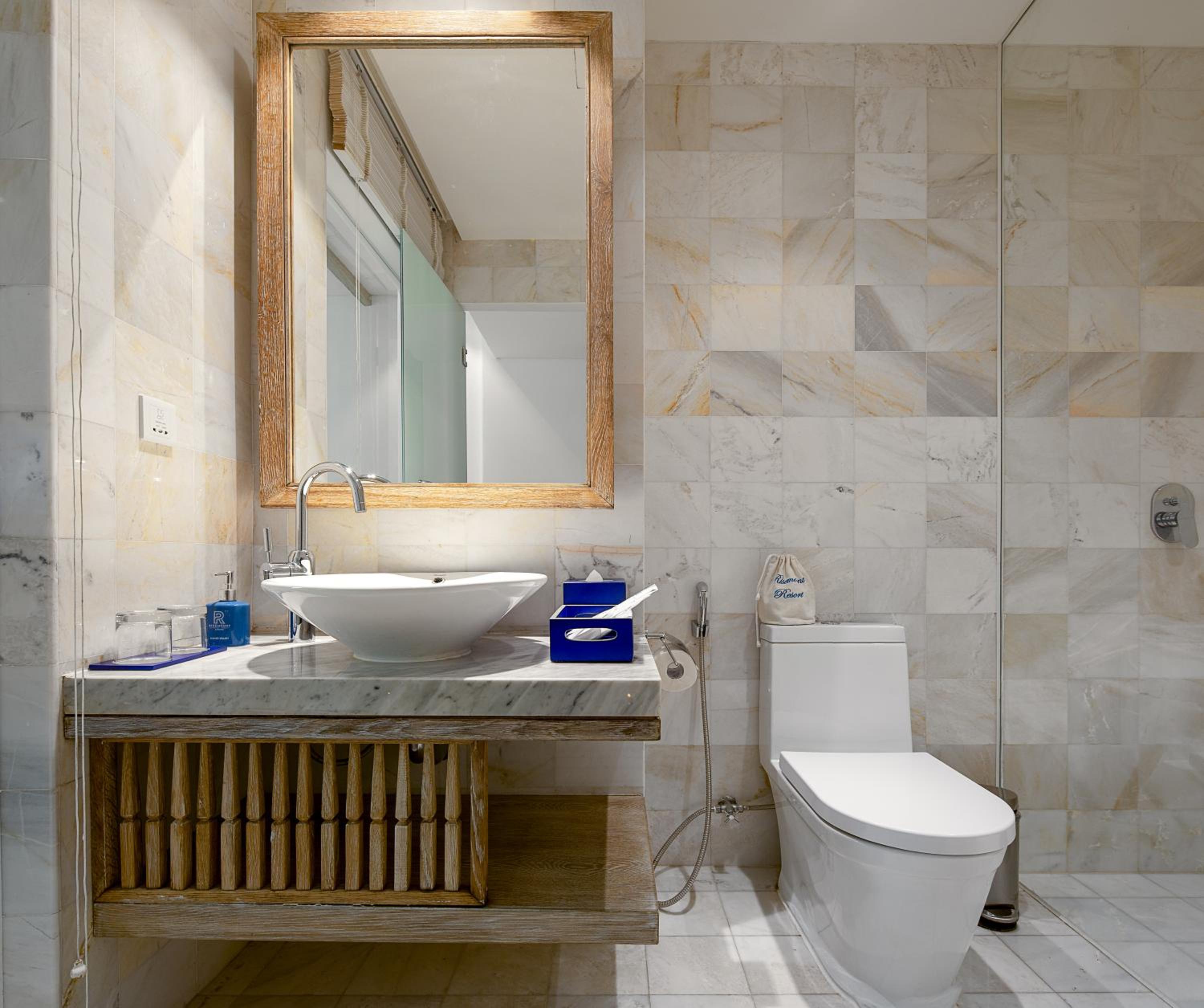 Elite Deluxe Twin Room with Balcony - Pool/City View