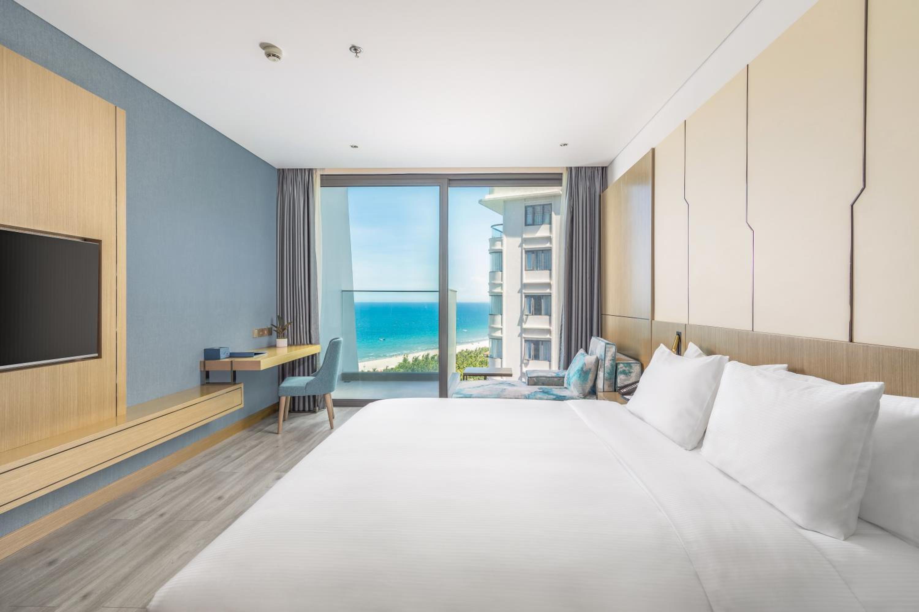 Premier Double Room Partial Sea View with Balcony