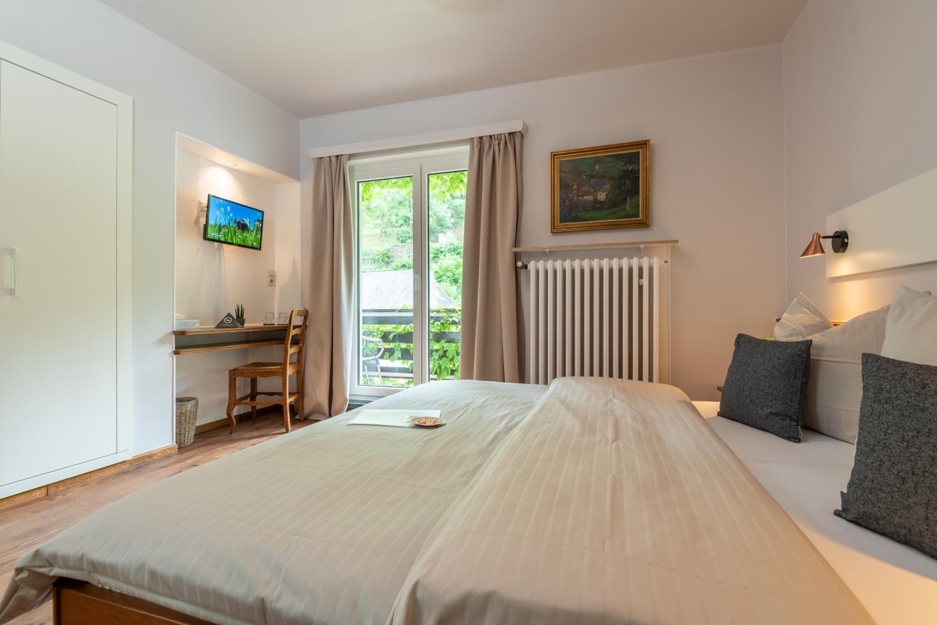 Double Room with Garden View and Balcony