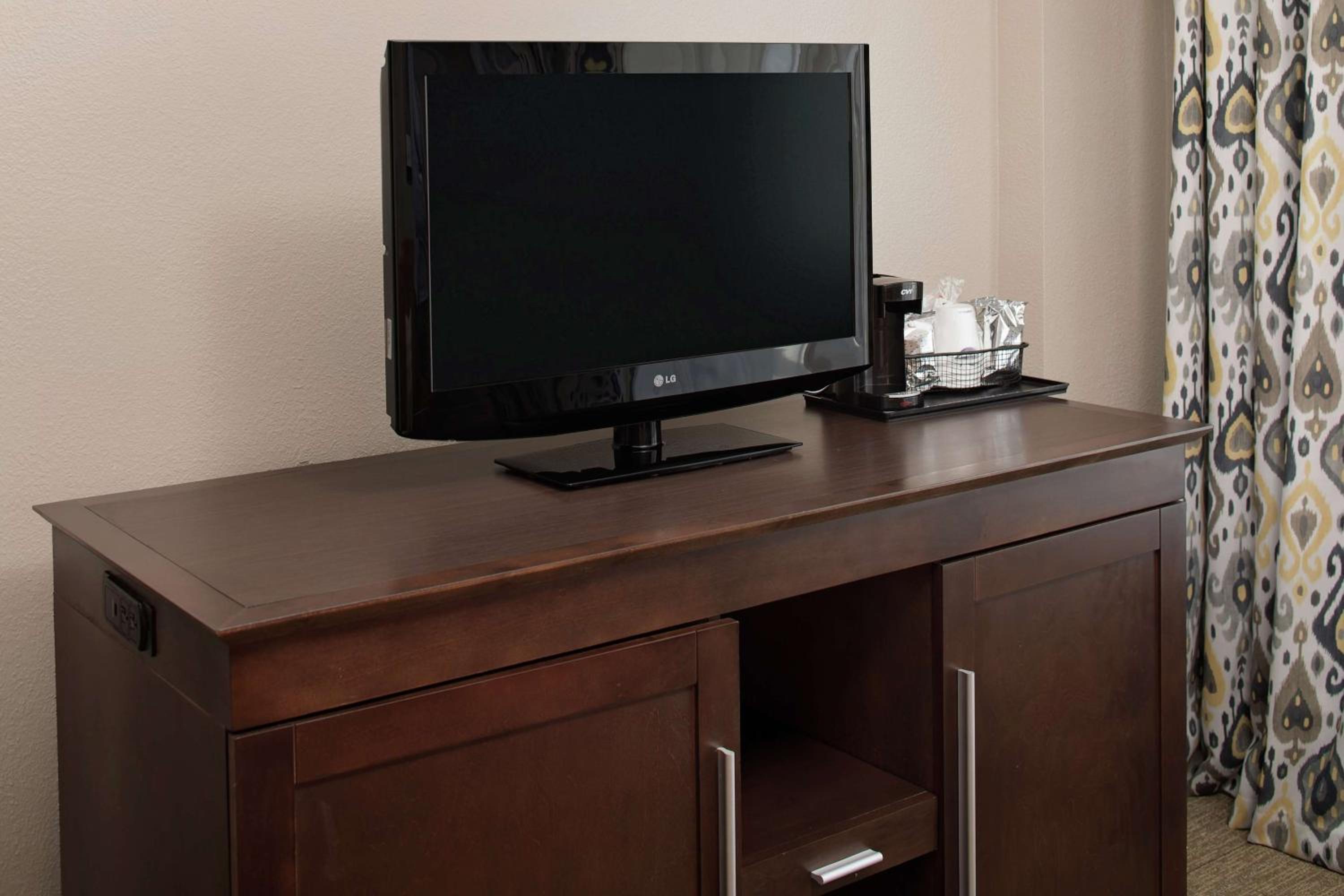 King Room with Sofa Bed - Non-Smoking