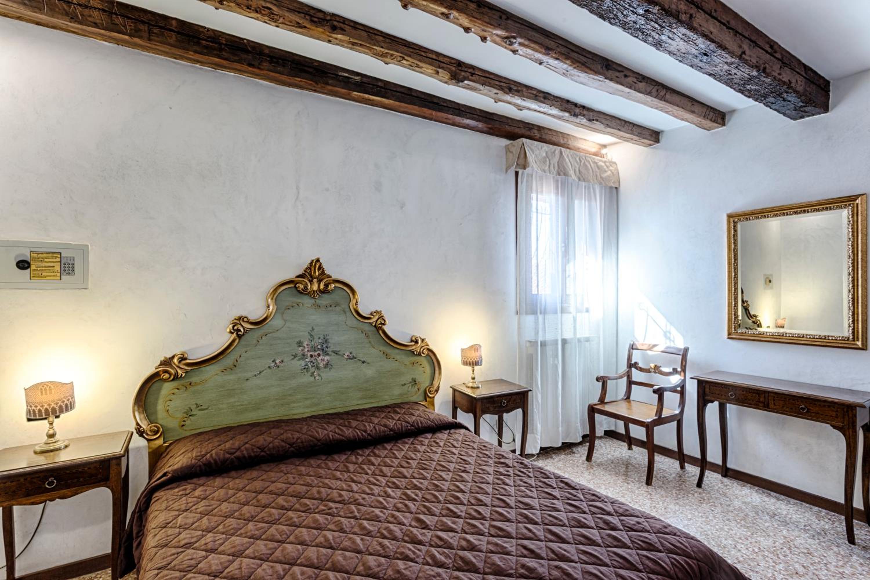 Double Room with Private External Bathroom