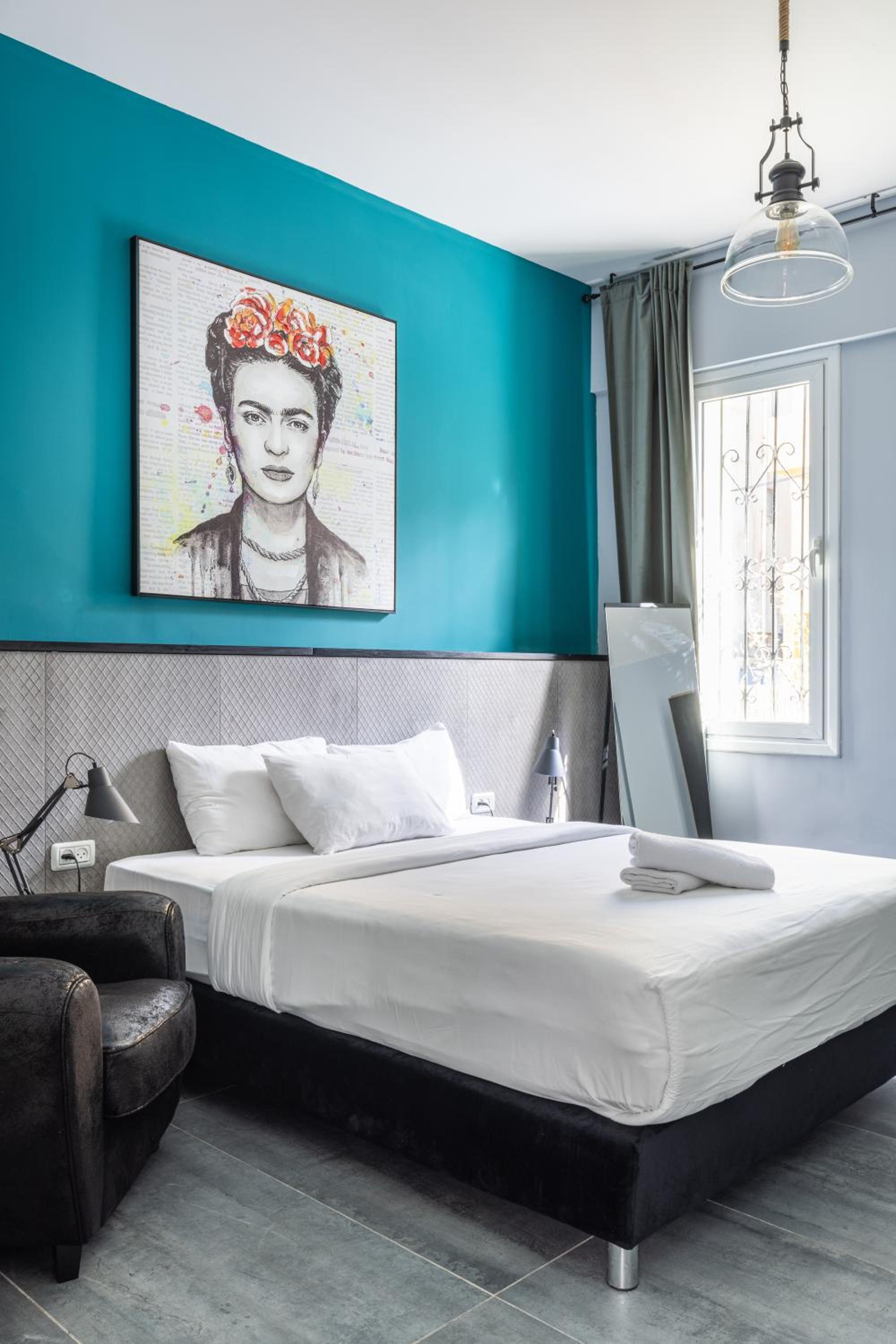 One-Bedroom Apartment (4 Adults)