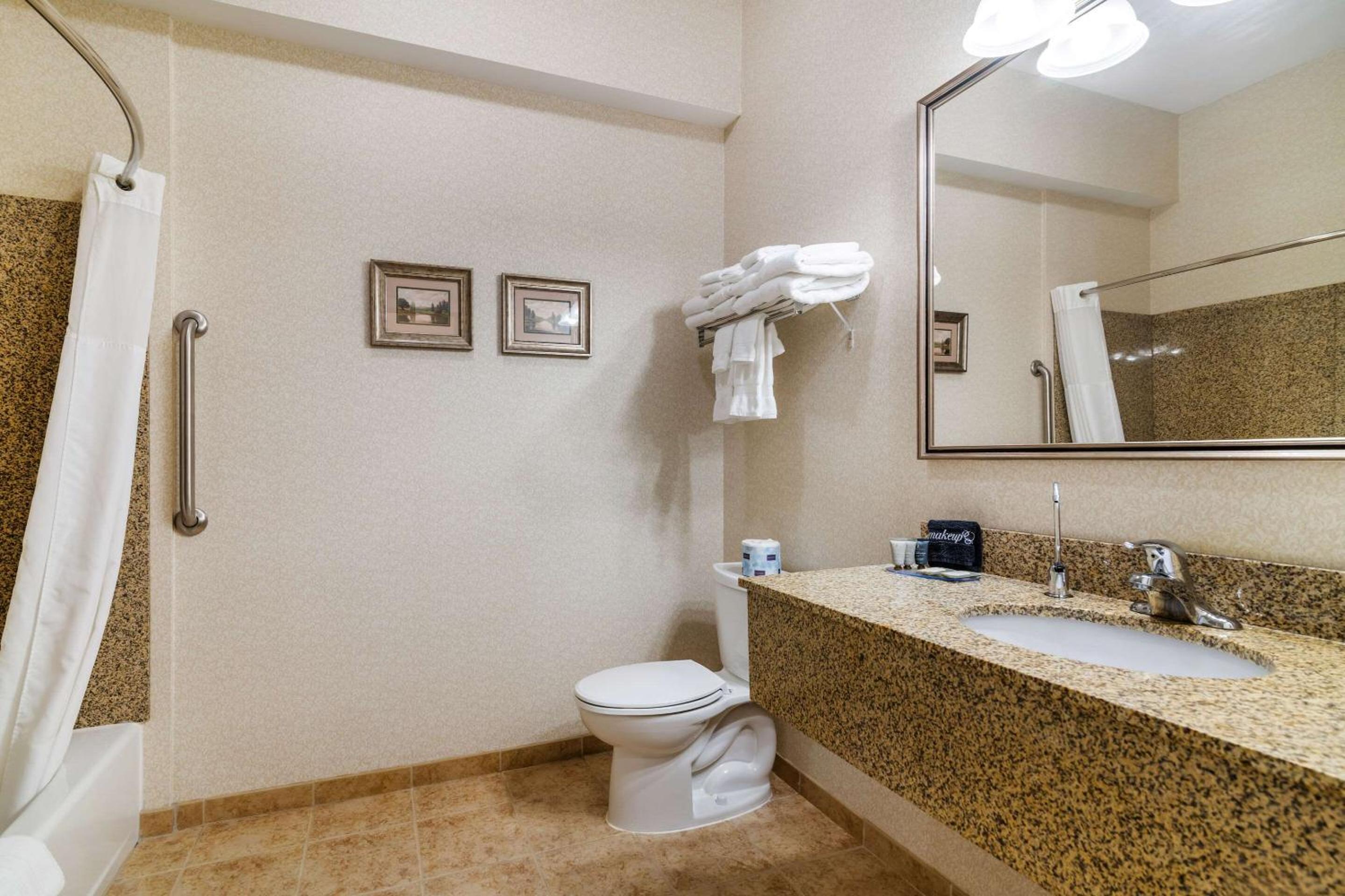 Deluxe Queen Room with Two Queen Beds - Non-Smoking