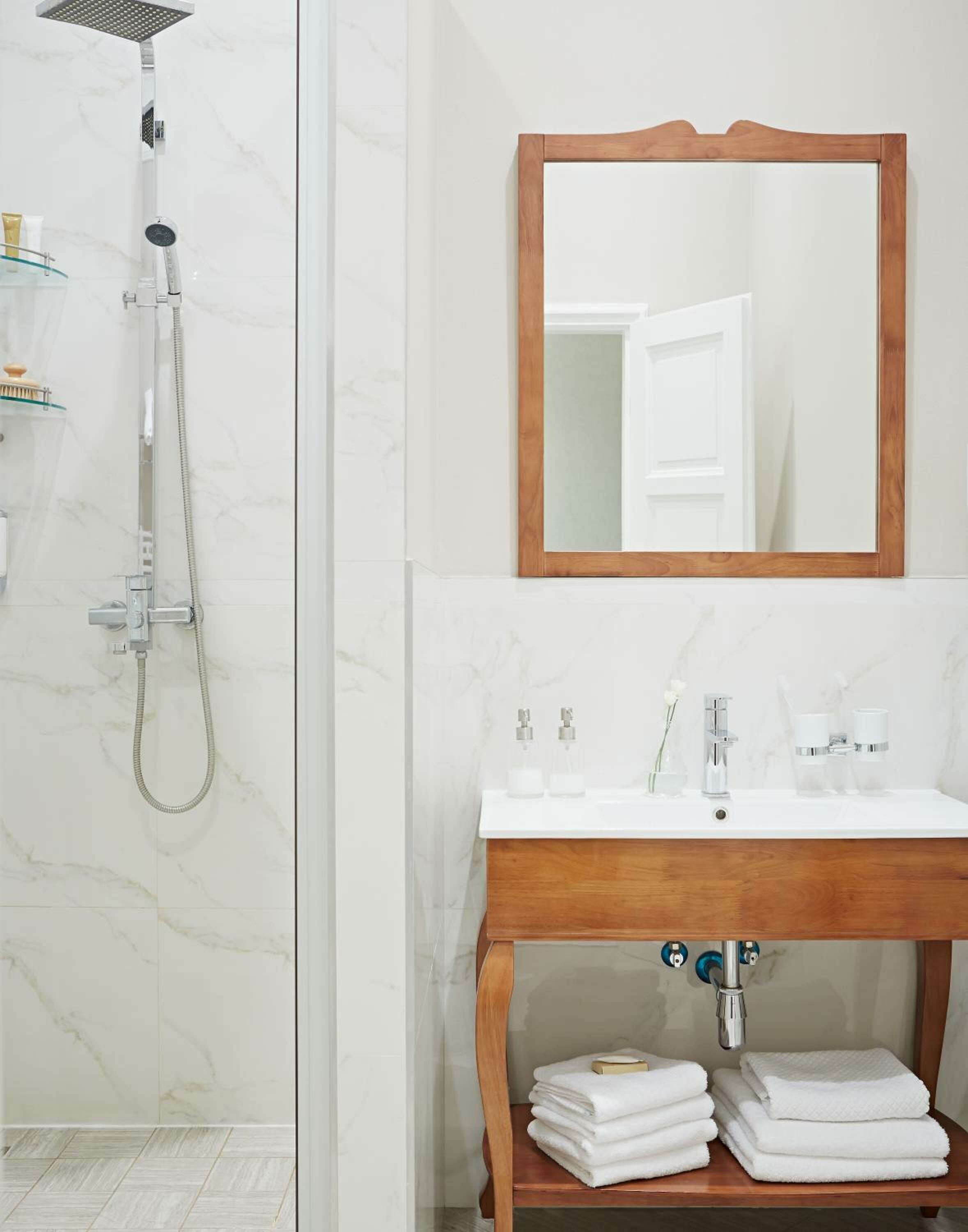 Deluxe Two-Bedroom Apartment