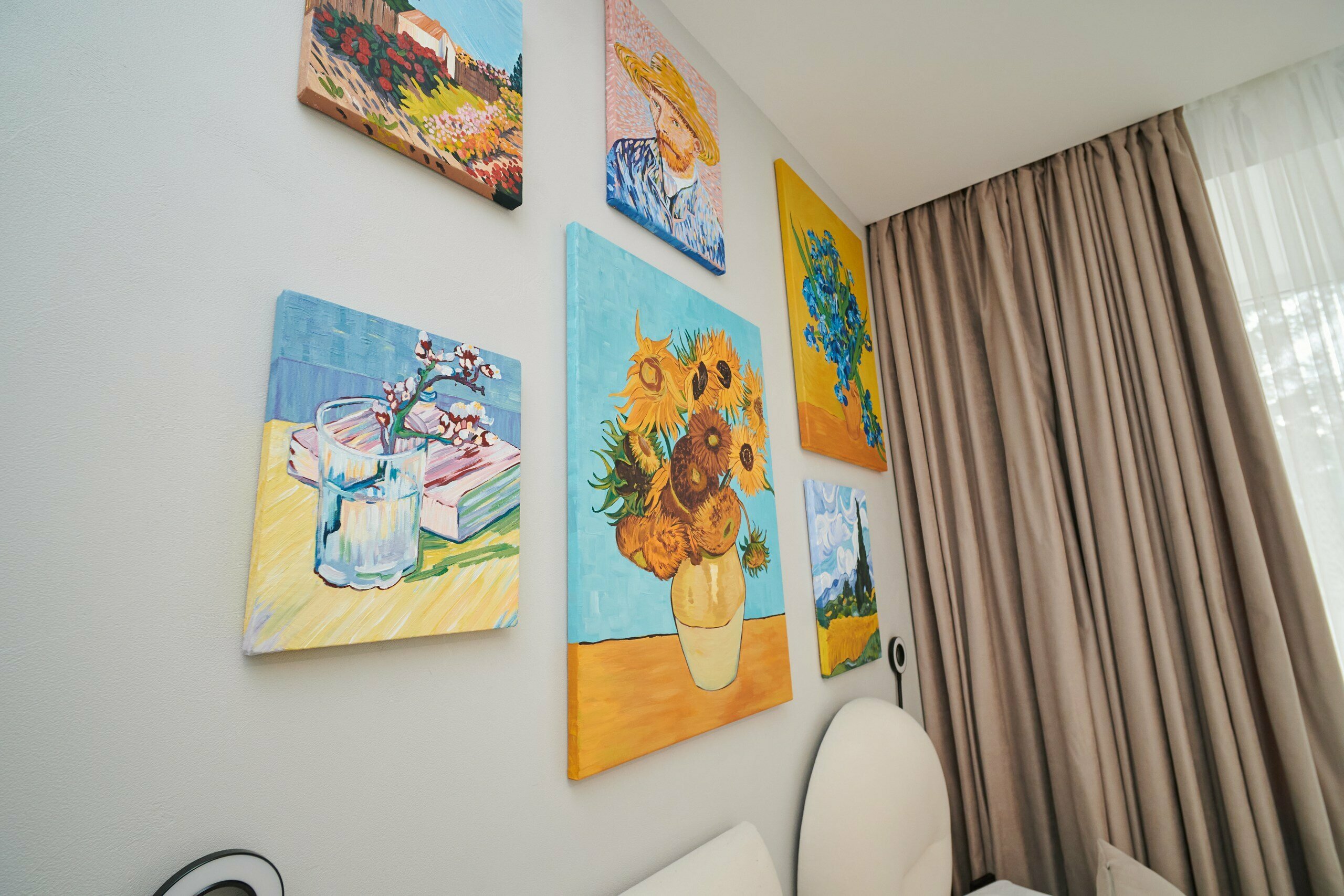 Двухместный номер  "Ван Гог" с видом на Казанский собор