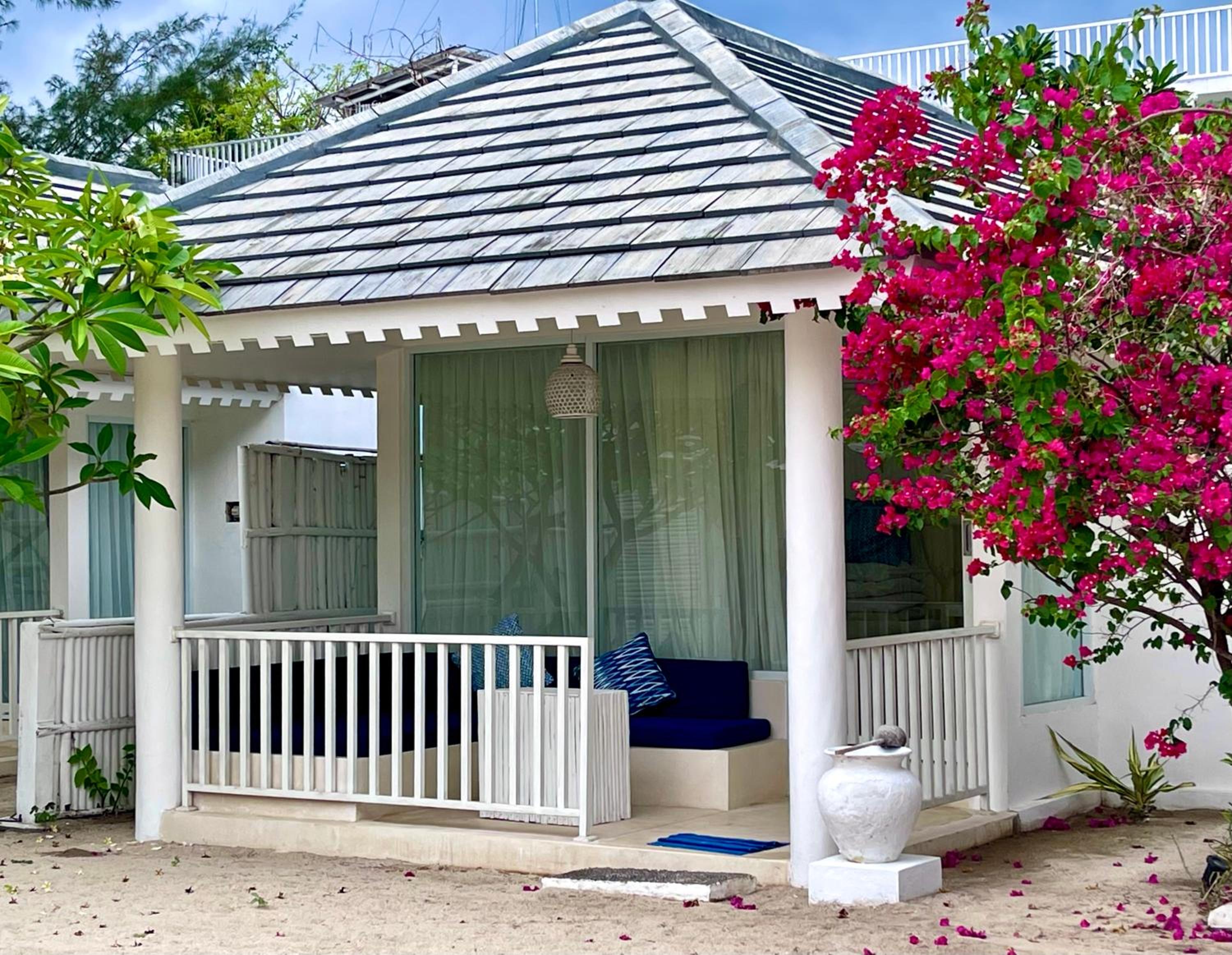 Beach Bungalow with Nature View