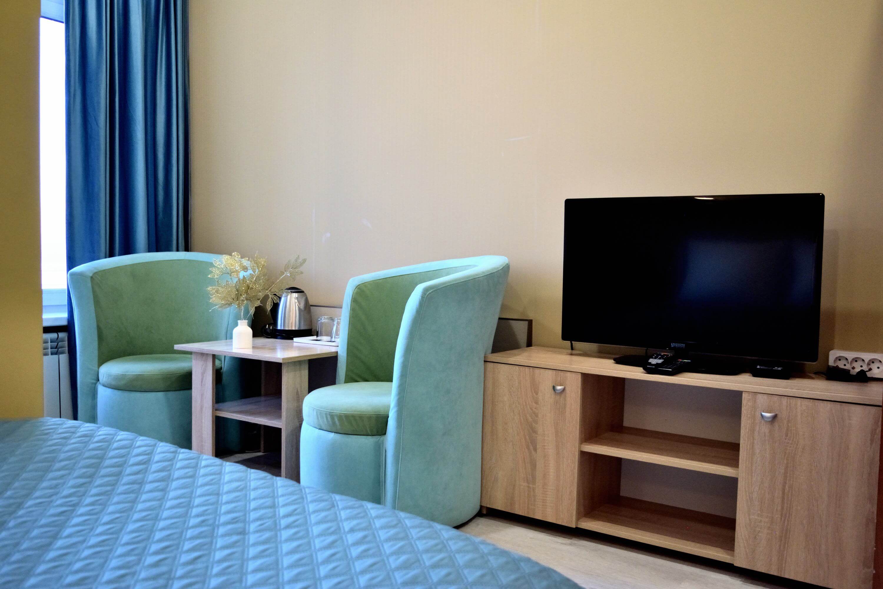 №10. Семейный номер с двуспальной кроватью и видом на Байкал