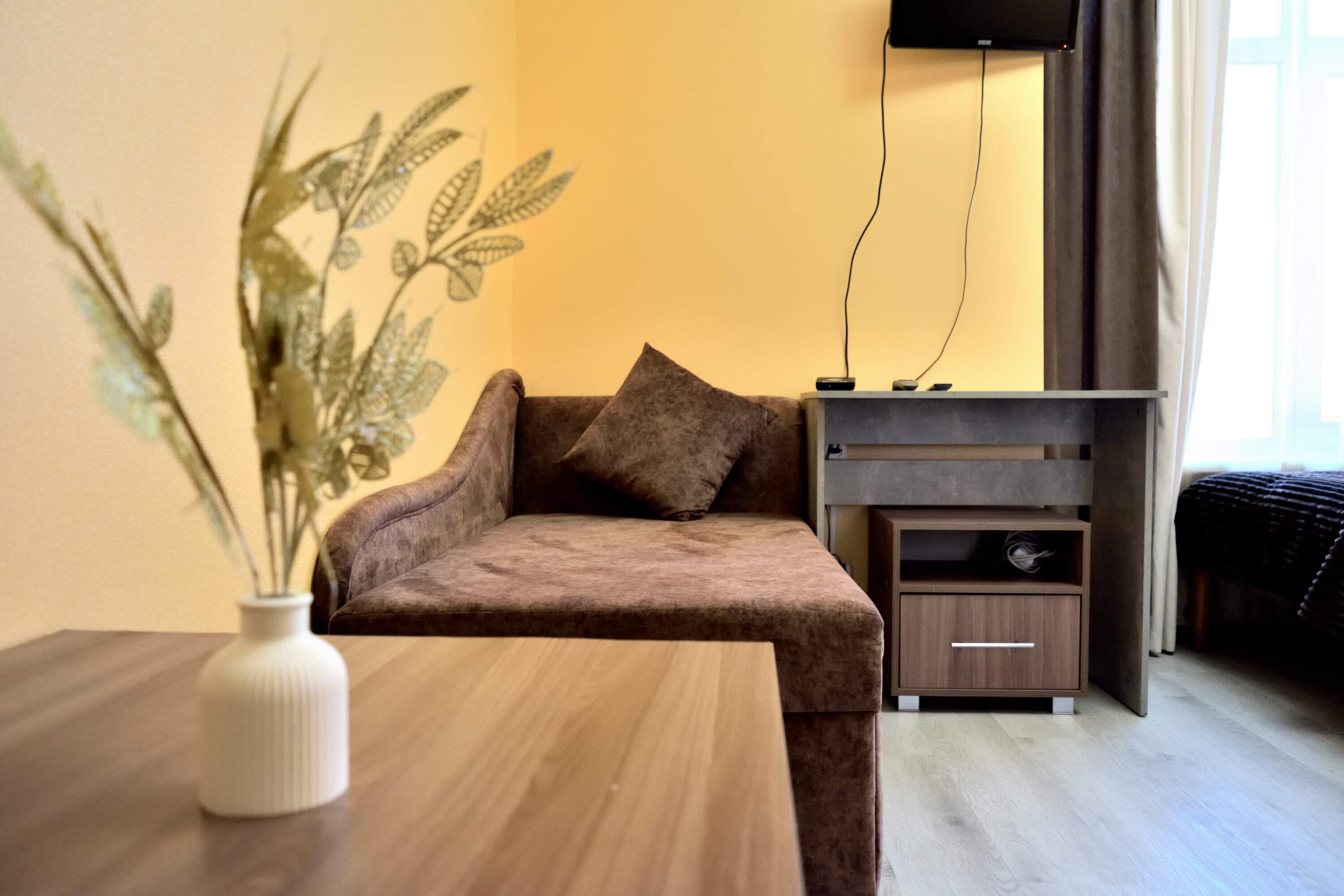 №6. Трехместный номер с дополнительным спальным местом и видом на горы