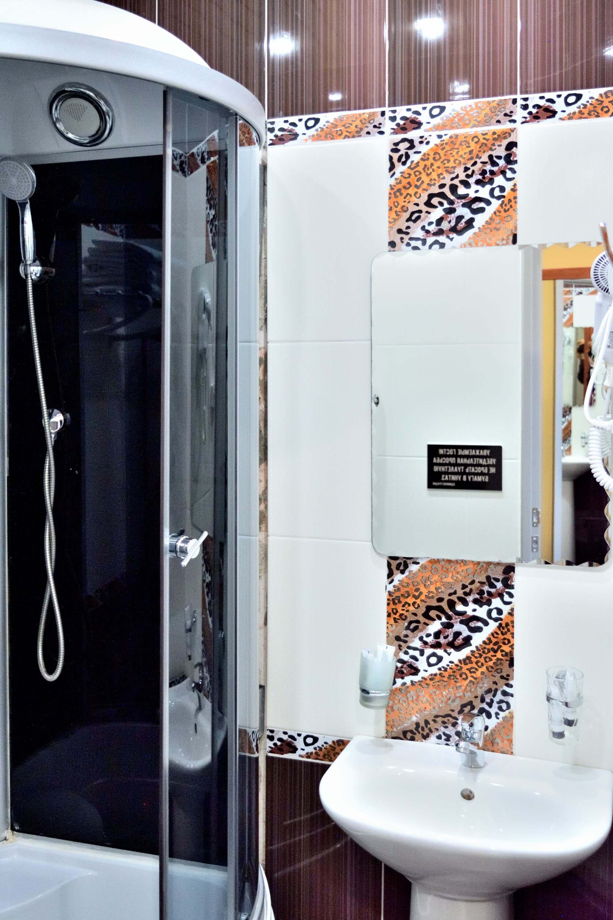 №10. Семейный номер с двуспальной кроватью и видом на Байкал