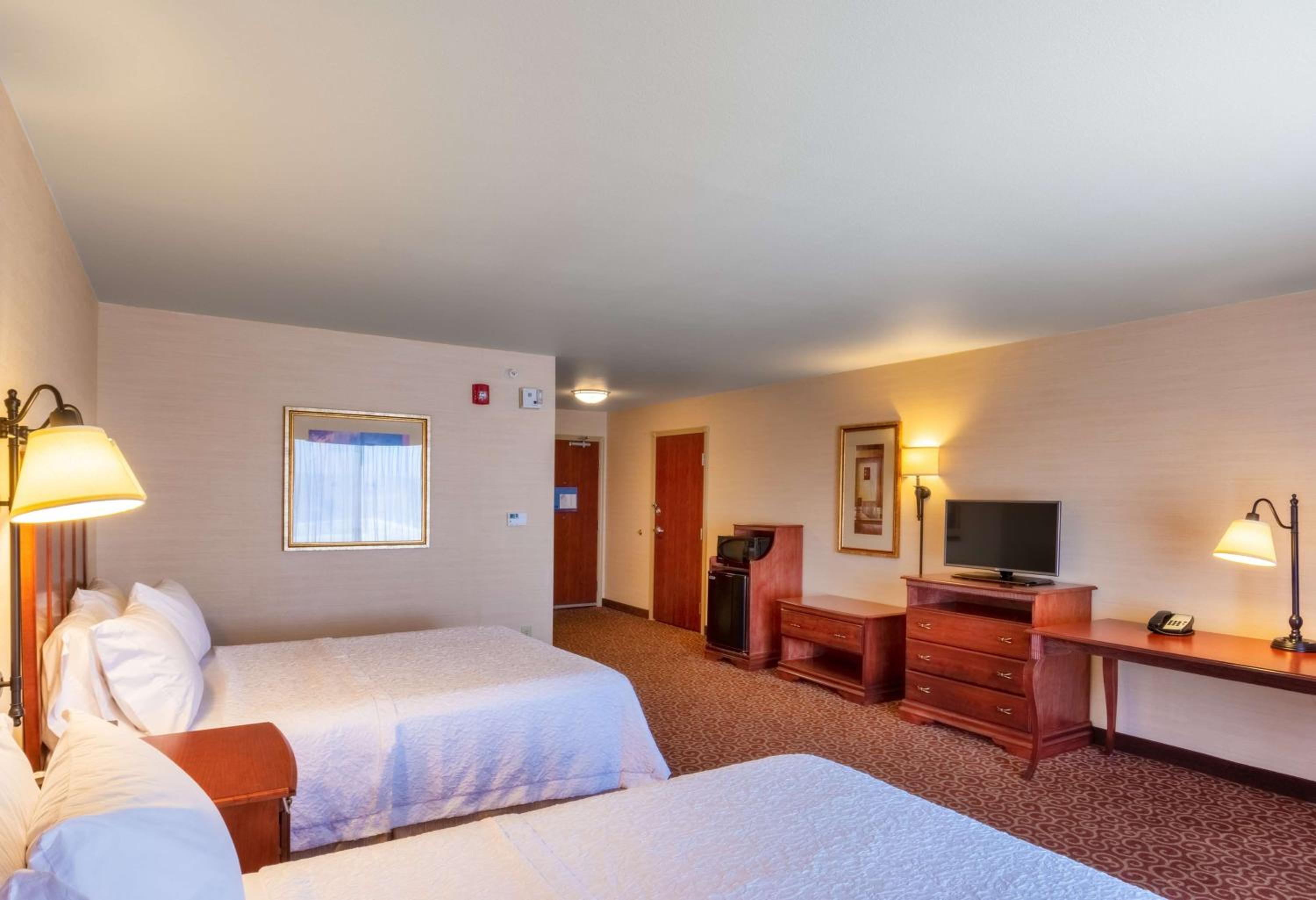 Queen Room with Two Queen Beds - Hearing Access/Non-Smoking