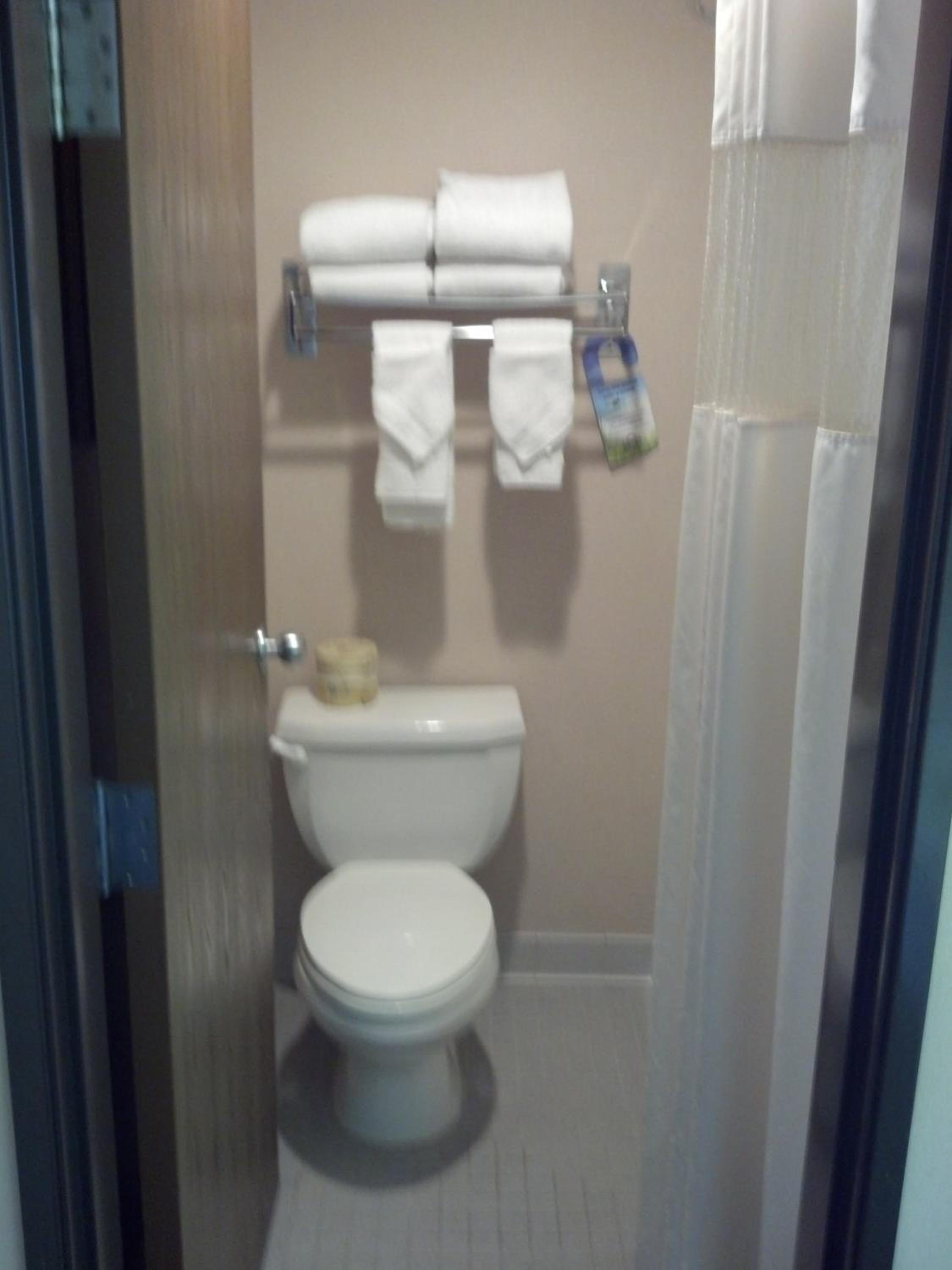 Deluxe King Studio Suite - Non-Smoking