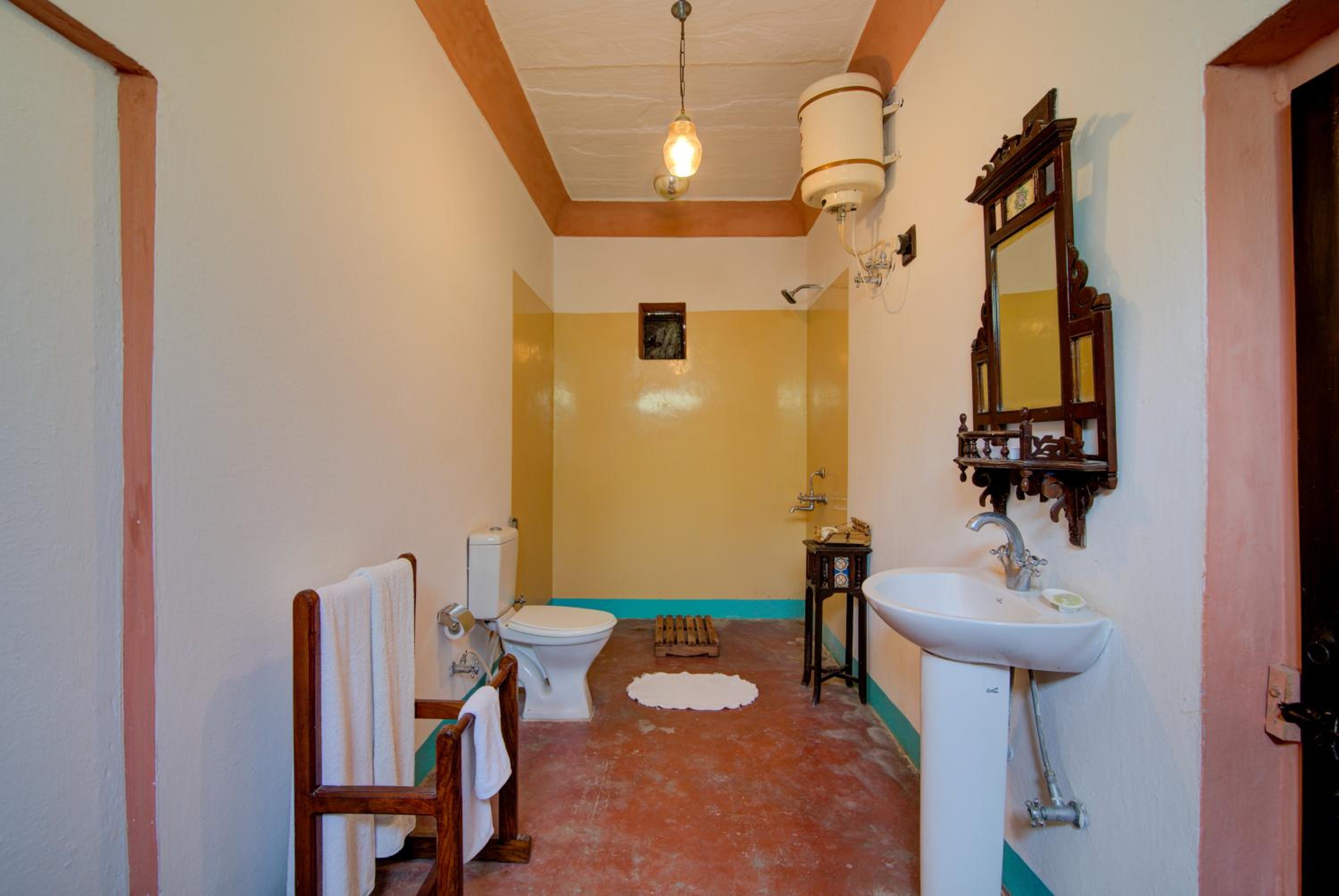 Club Room Living Area ((Enjoy Hi-Tea with Cookie)