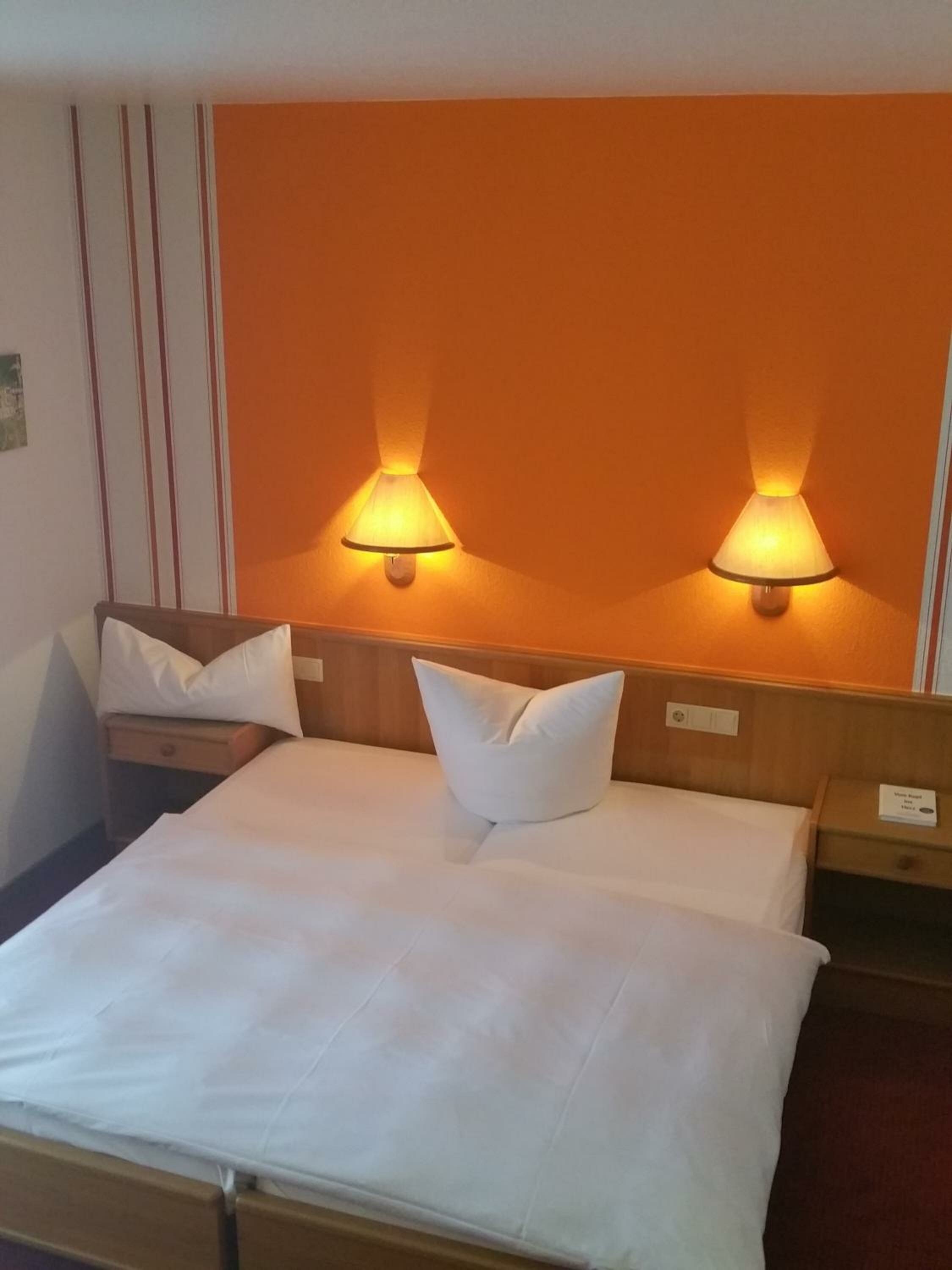 Double Room (1 Adult)