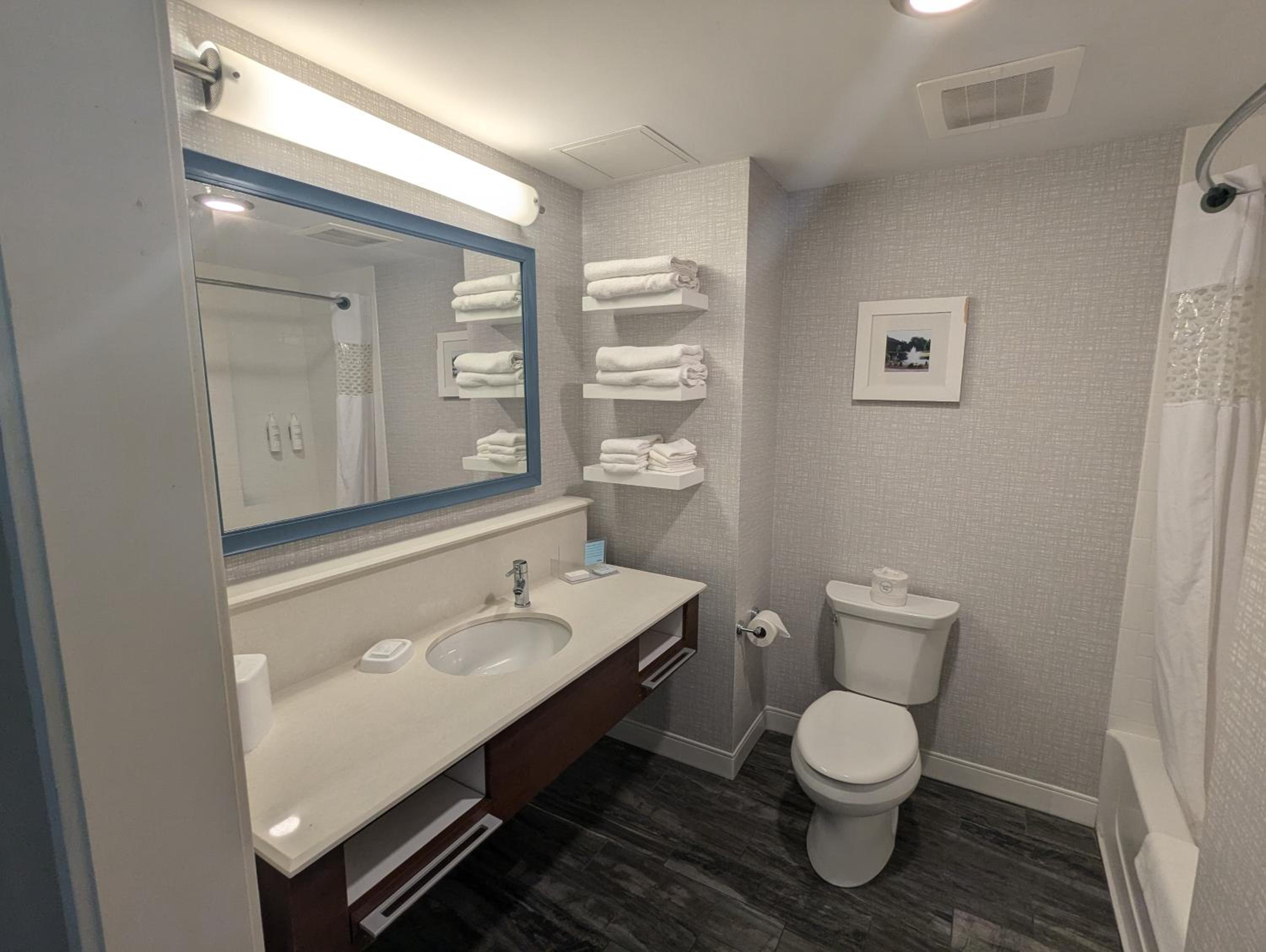 Queen Room with Two Queen Beds - Hearing Access/Non-Smoking