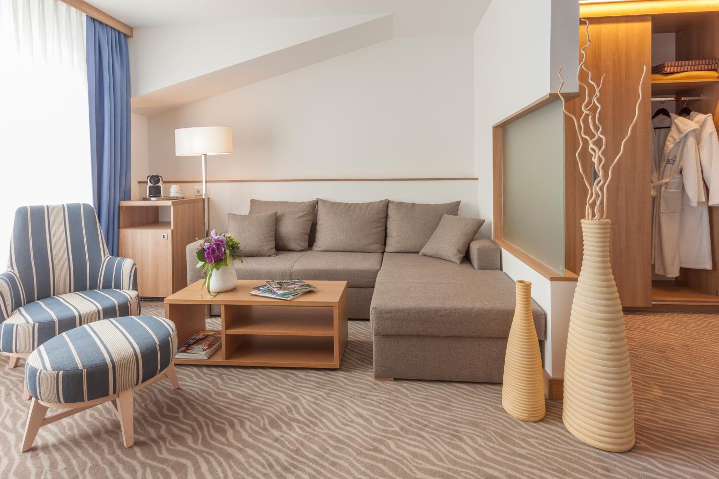 Junior Suite mit Balkon und seitlichem Meerblick