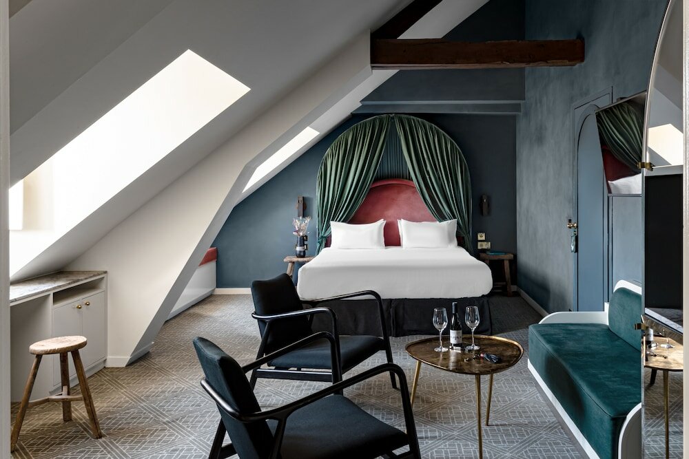 Room (Parisian Eaves)