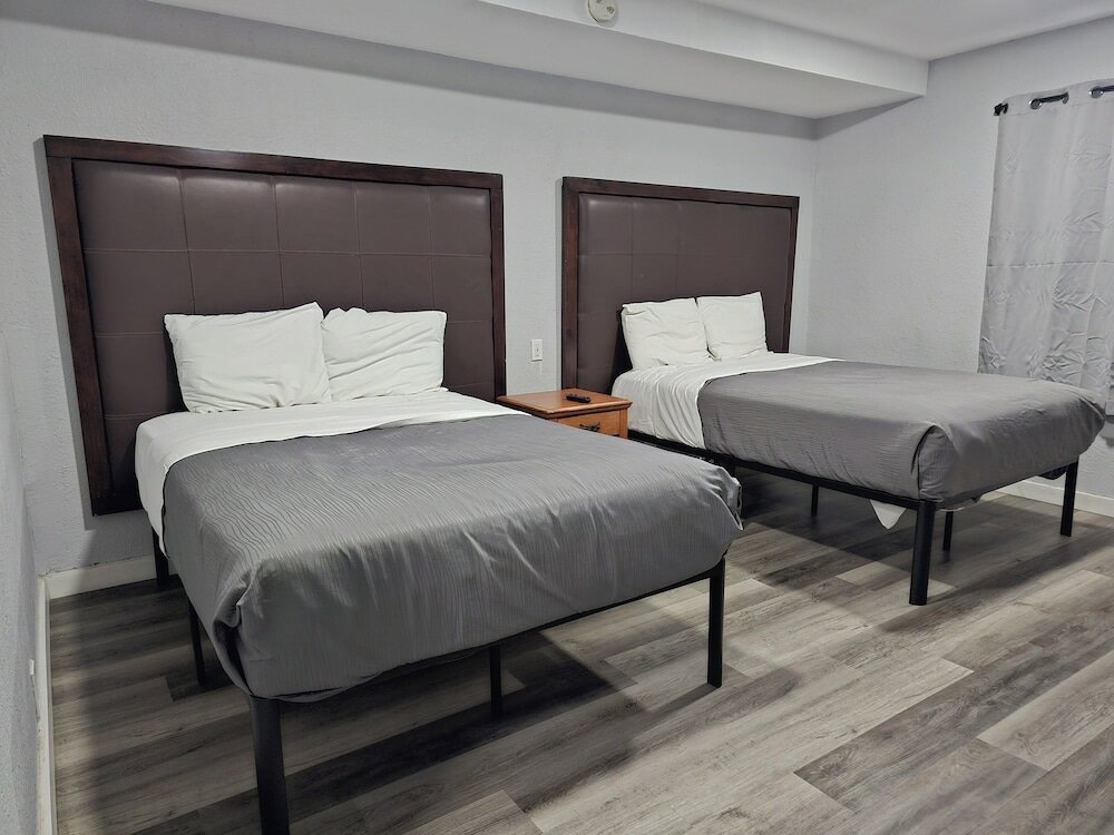 Standard Room, 2 Double Beds