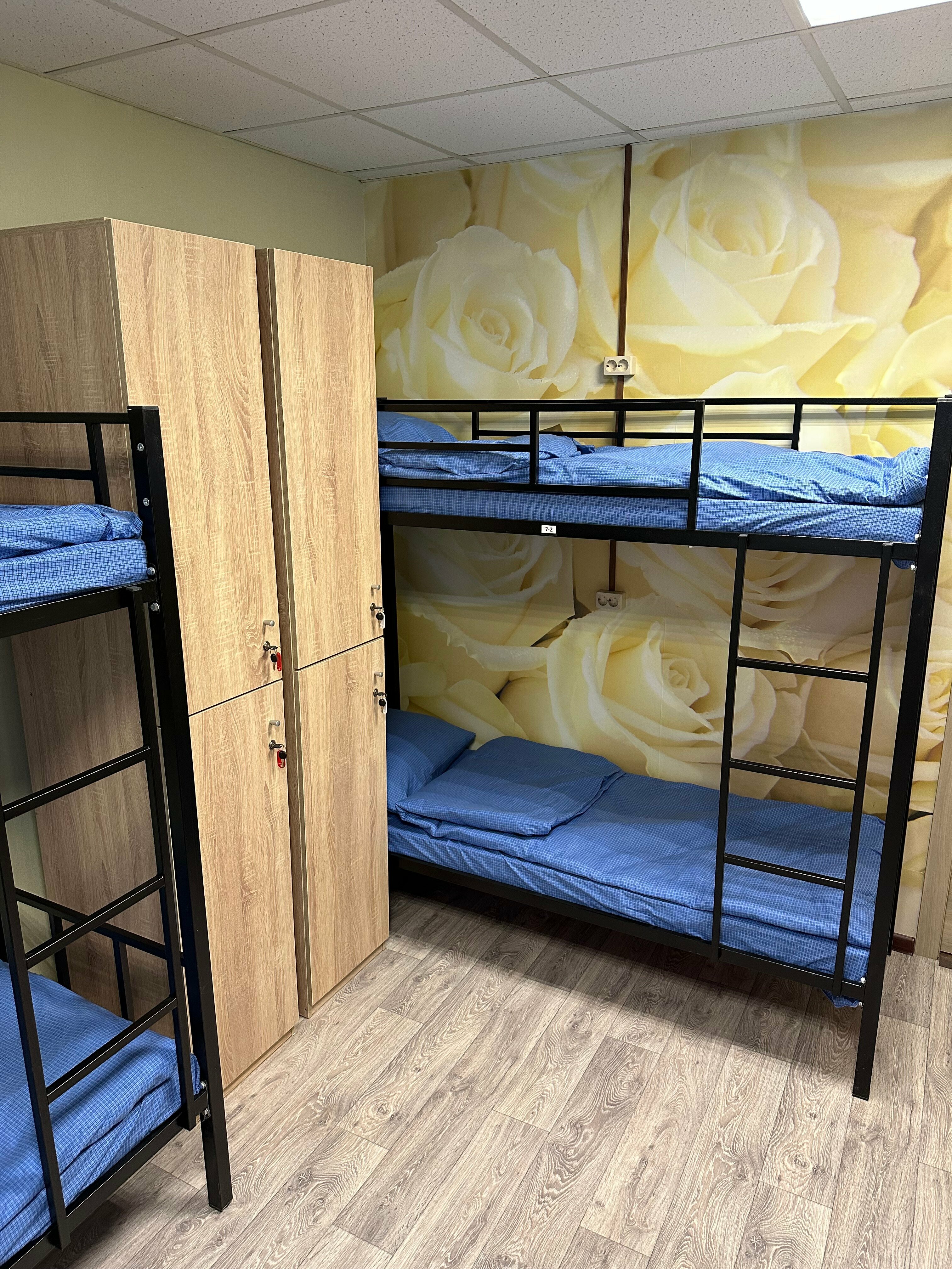 Кровать в общем 6-местном номере для женщин