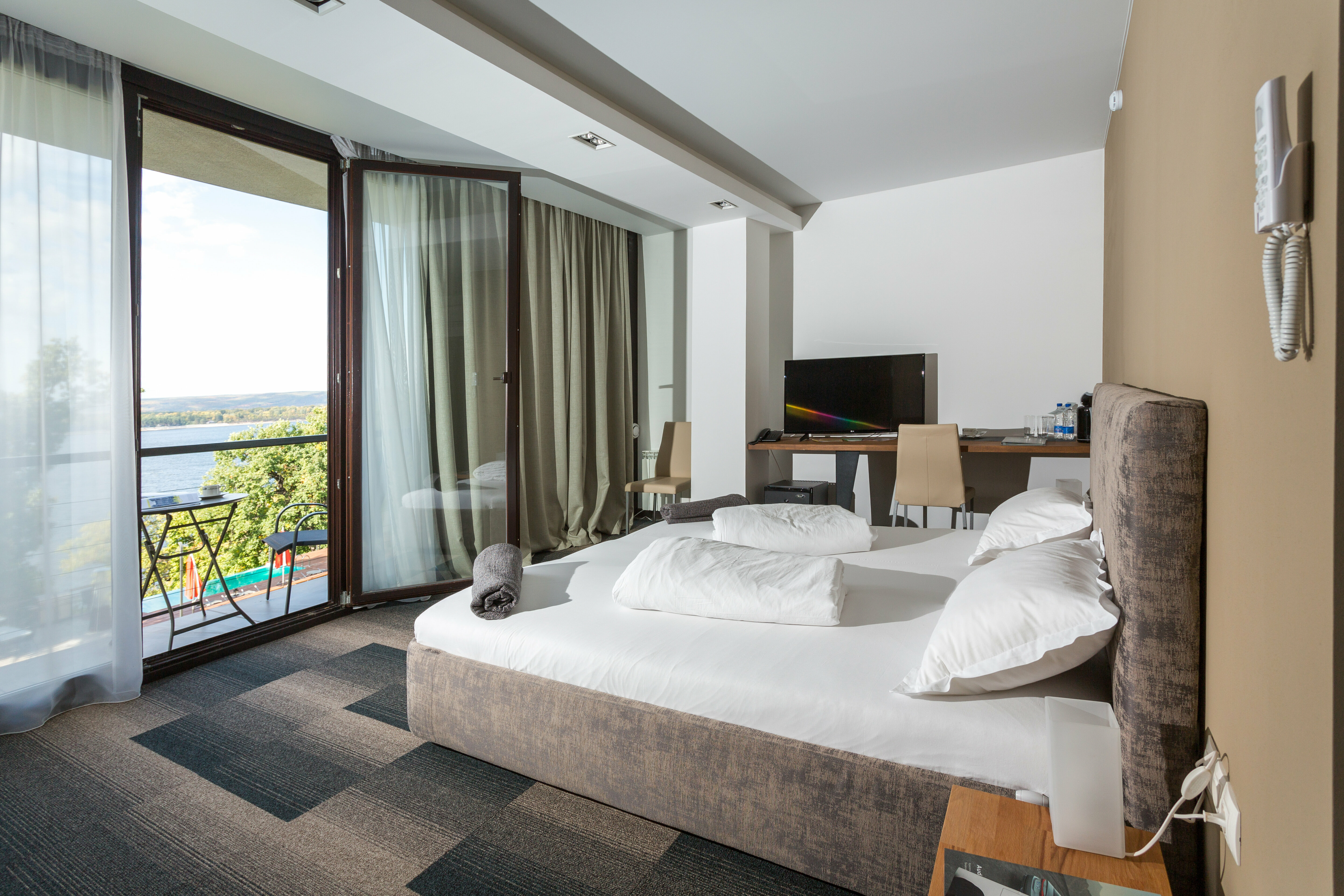 №4 ПОЛУЛЮКС с панорамными окнами и видом на реку Волга