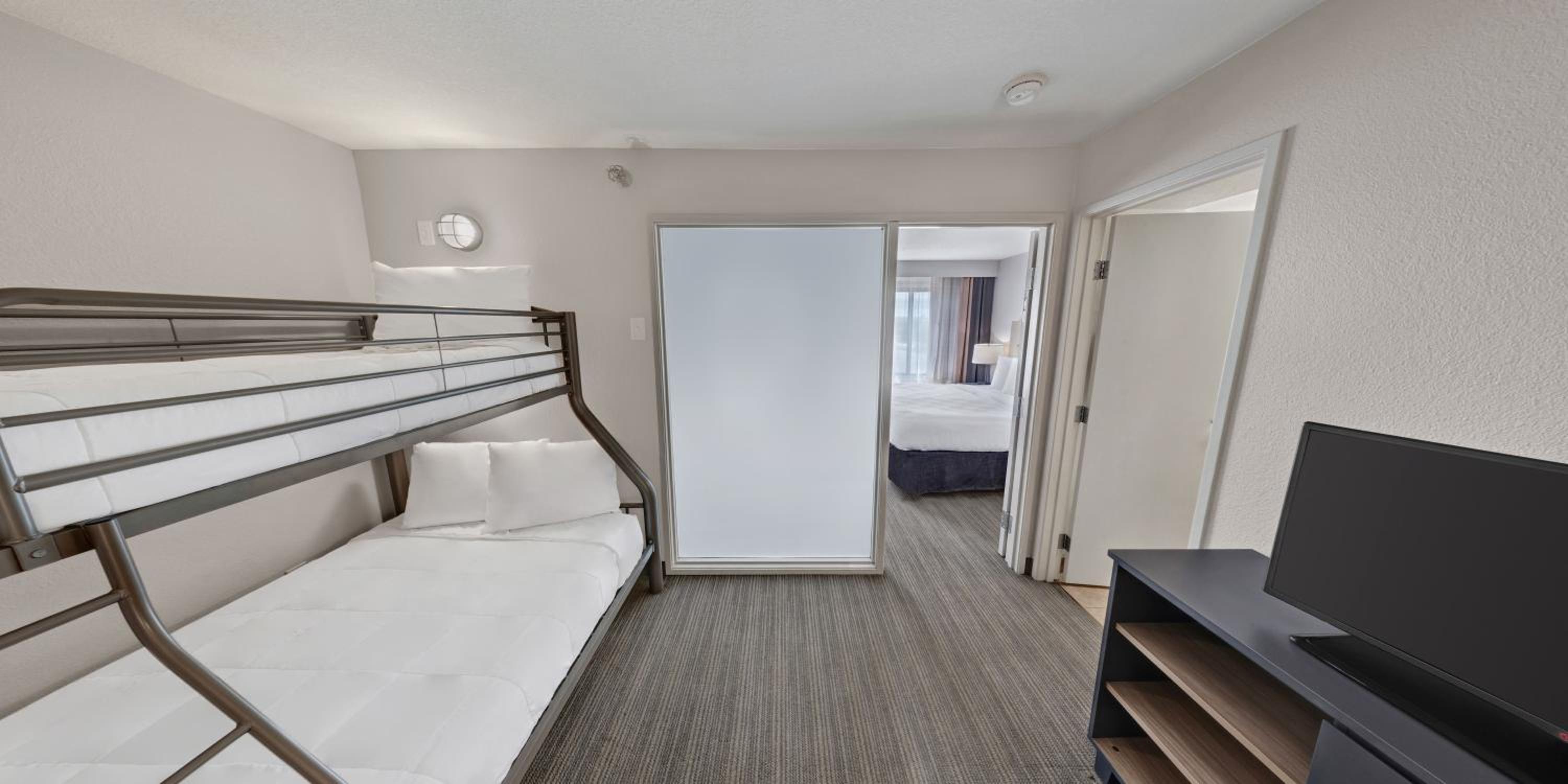 One-Bedroom King Suite with Bunk Beds