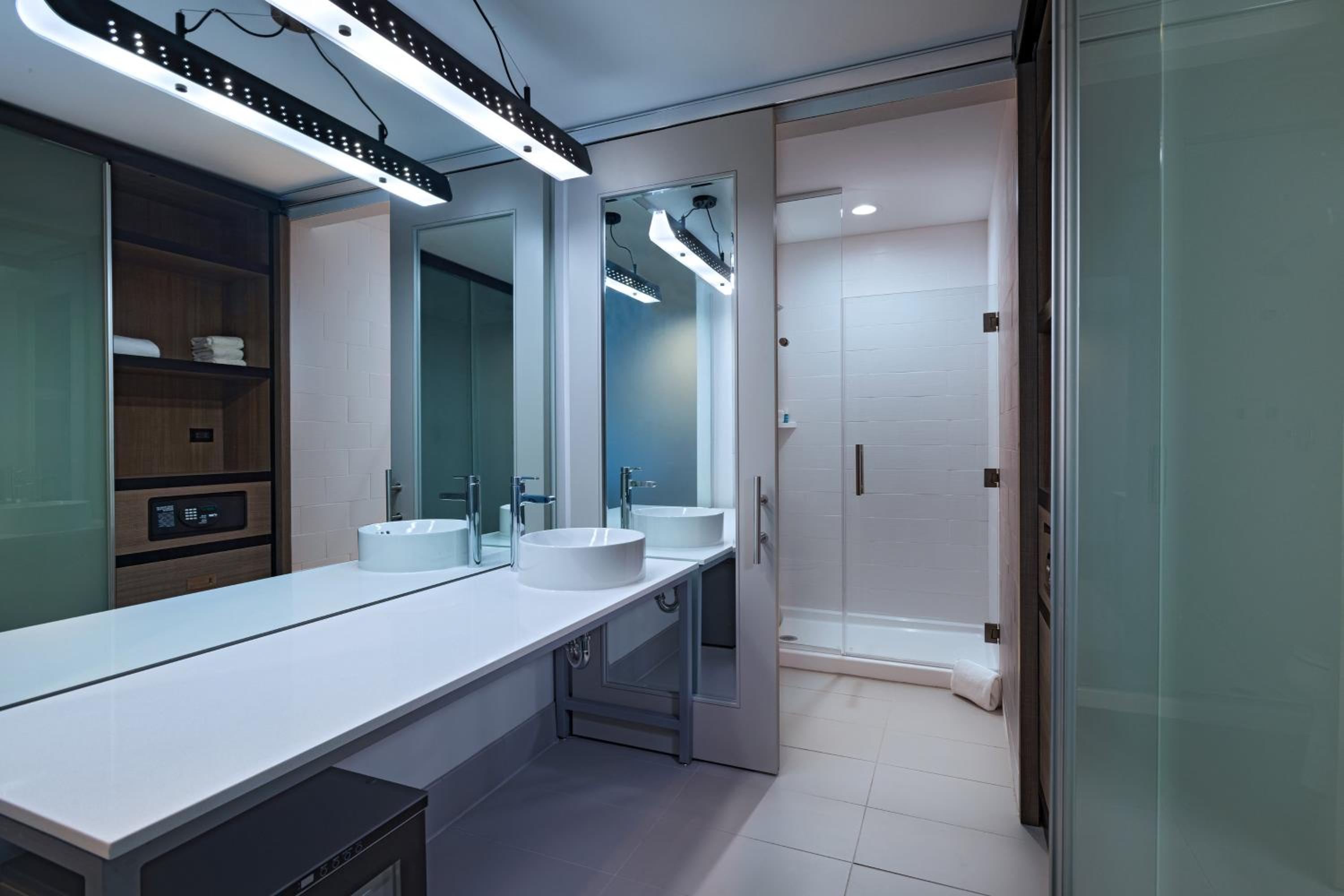 Aloft, Guest room, 1 King