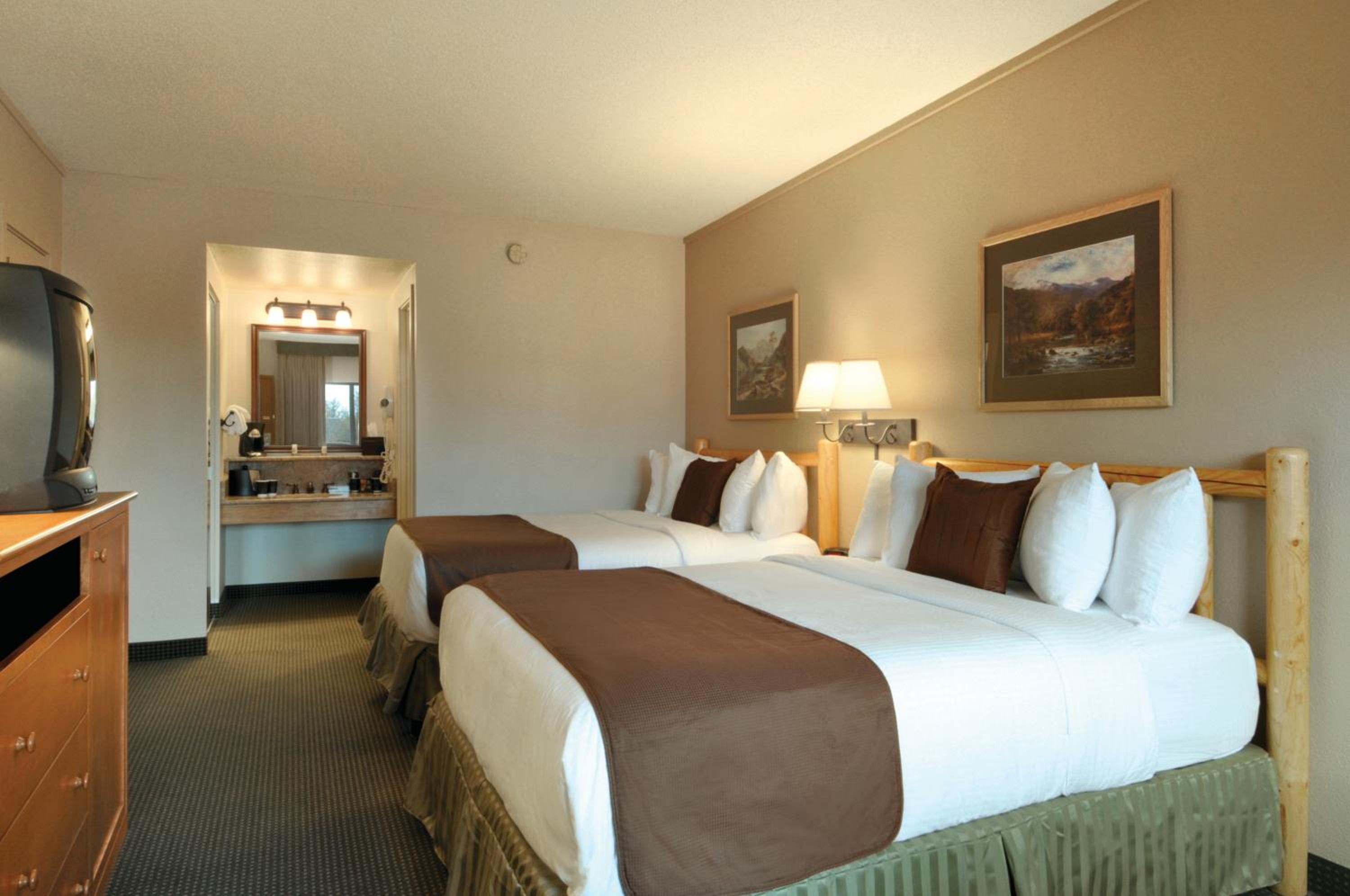 Queen Room with Two Queen Beds - Non-Smoking