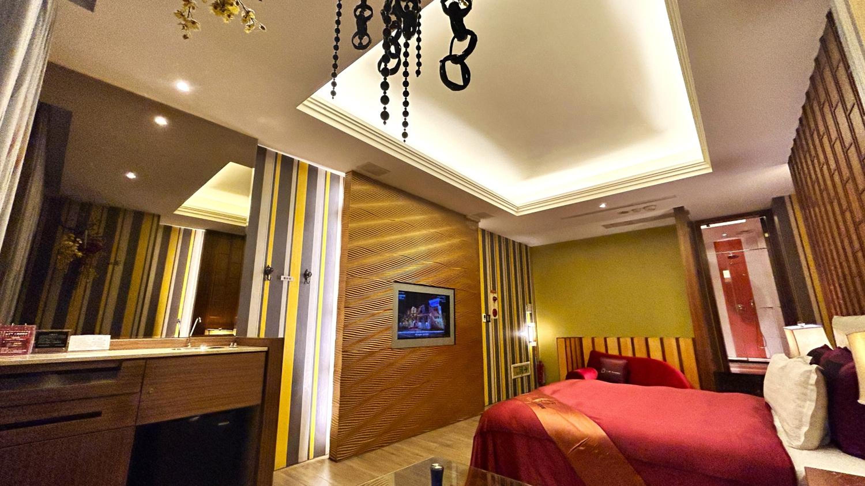 Standard Double Room (Check-in After 16:00)