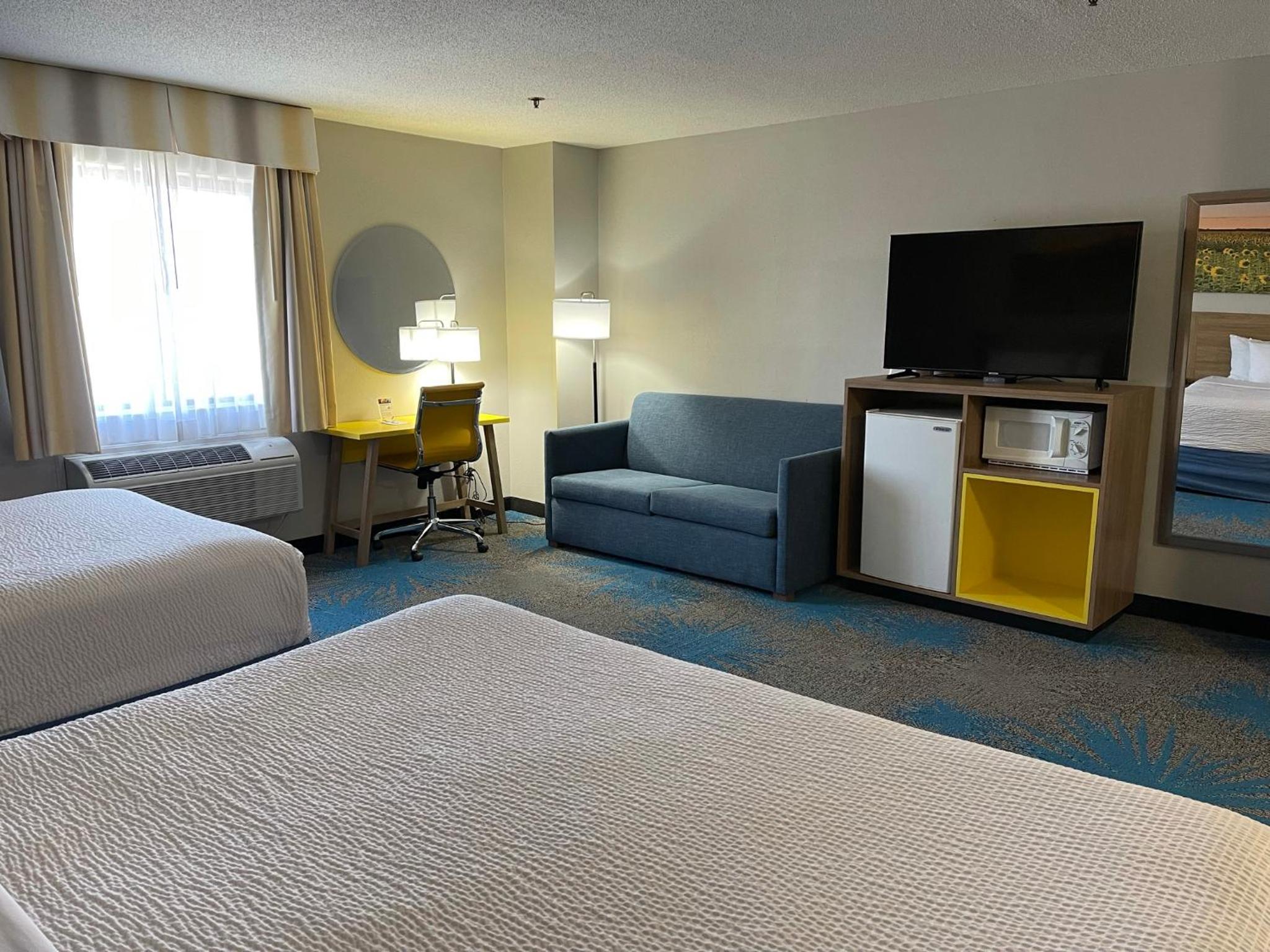 Deluxe King Suite