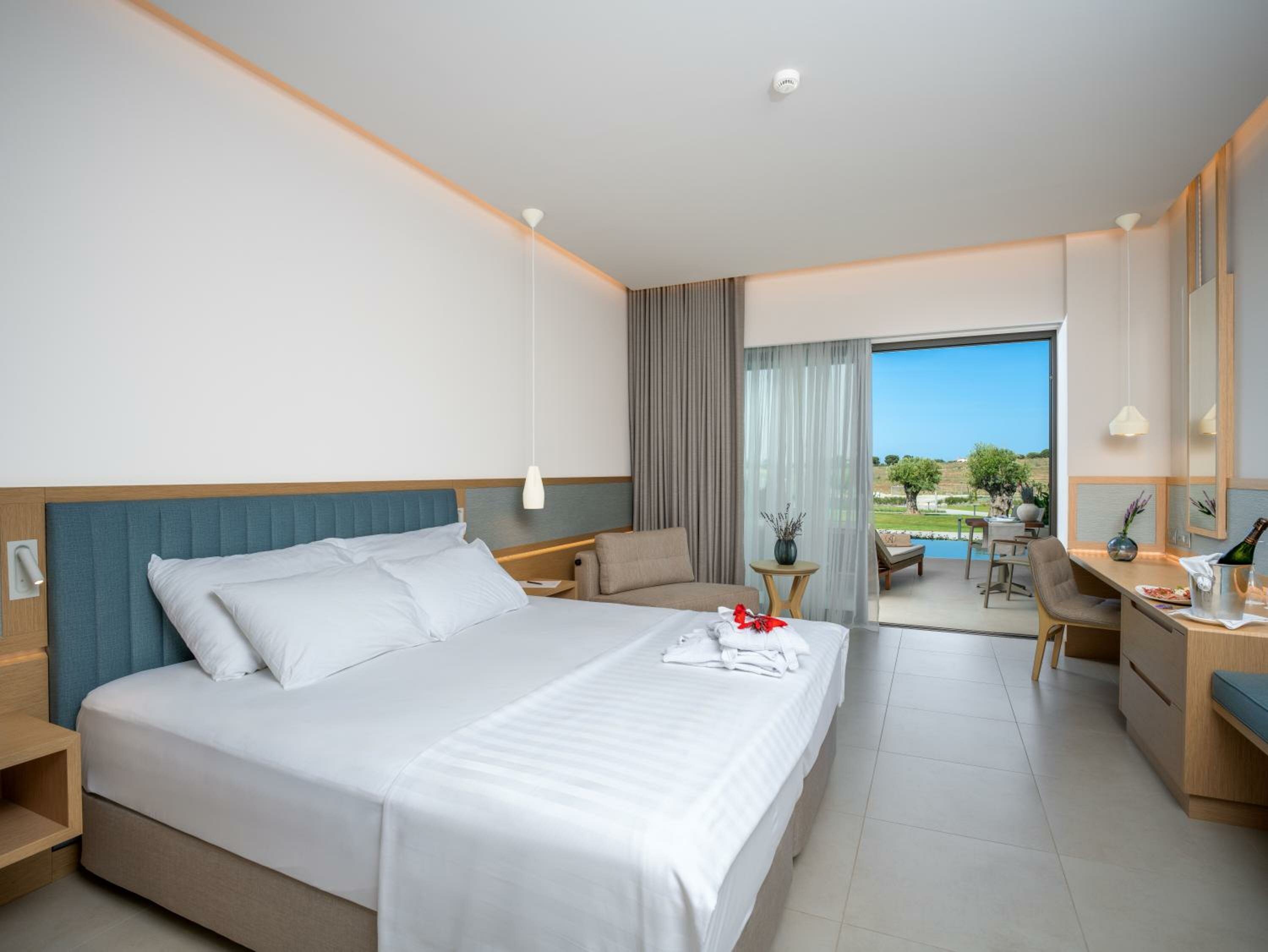 Deluxe Room Lateral Sea View Private Pool