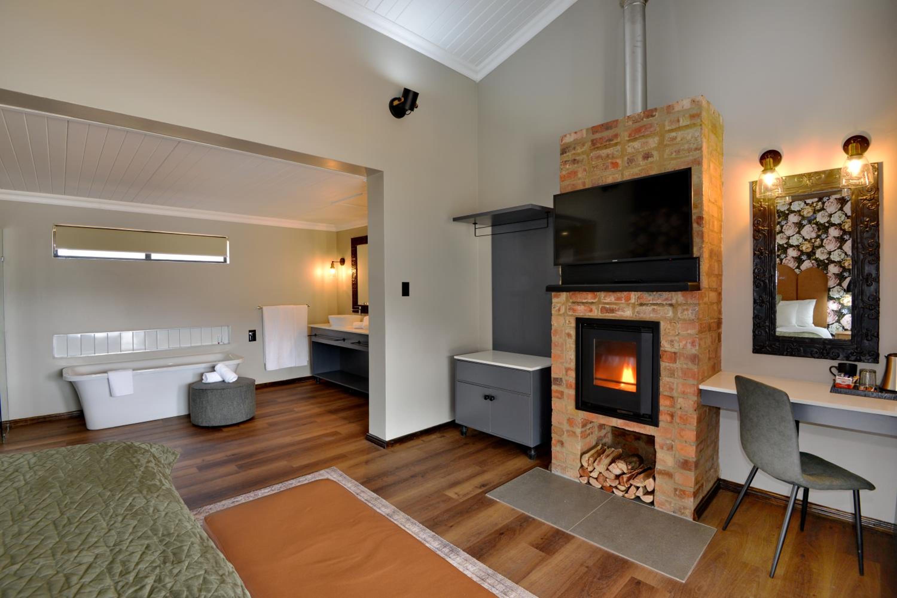 Deluxe Double Room with Bath