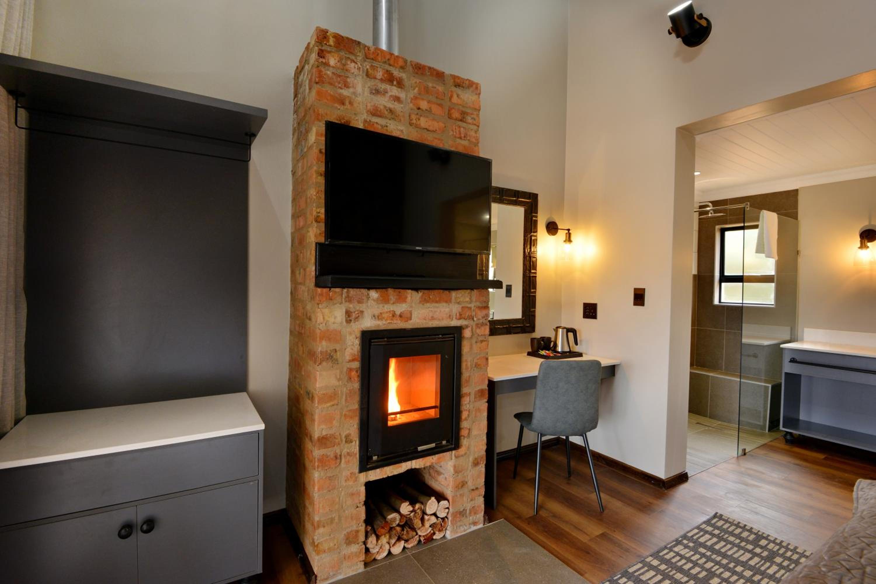 Deluxe Double Room with Shower