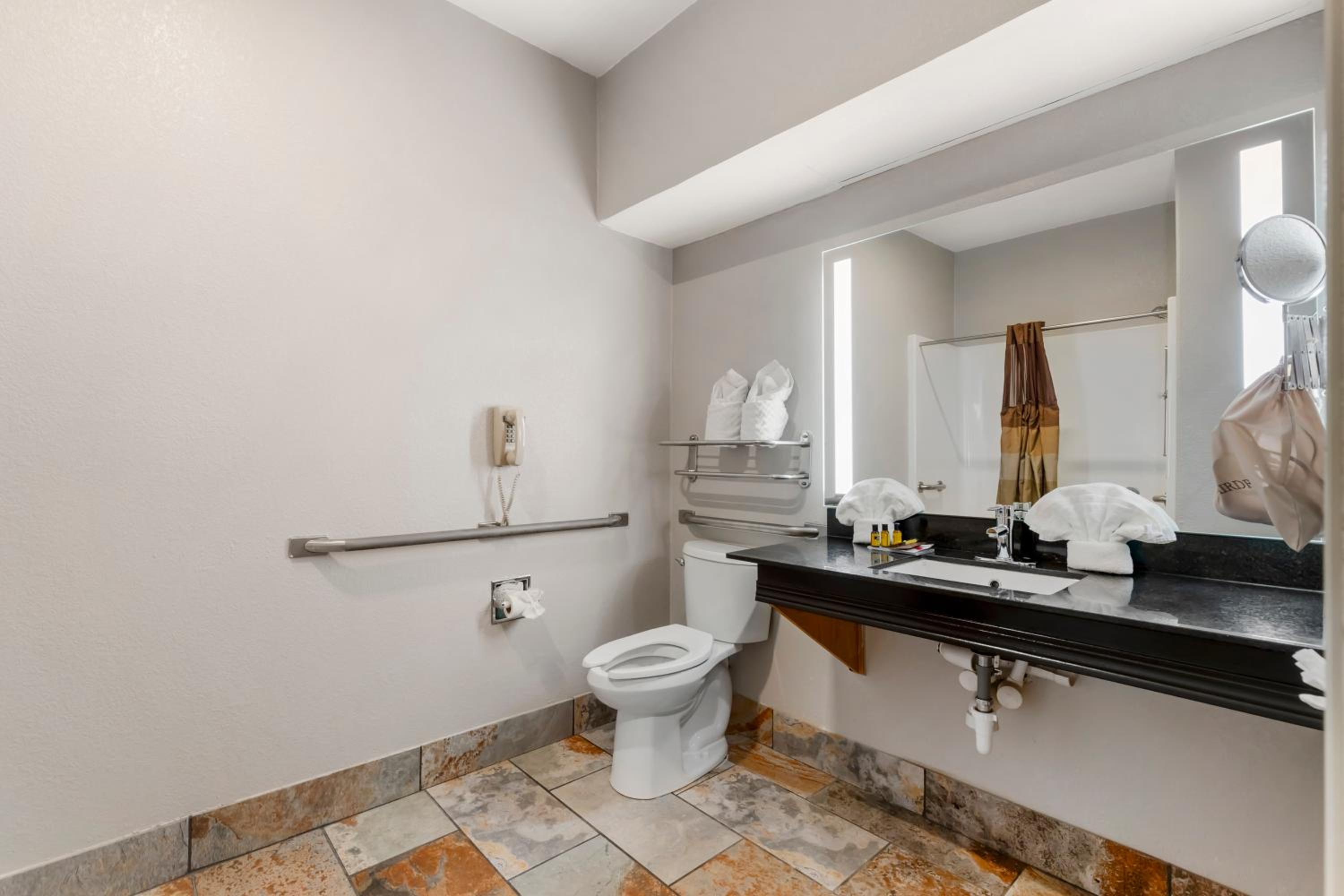 King Suite - Disability Access/Non-Smoking