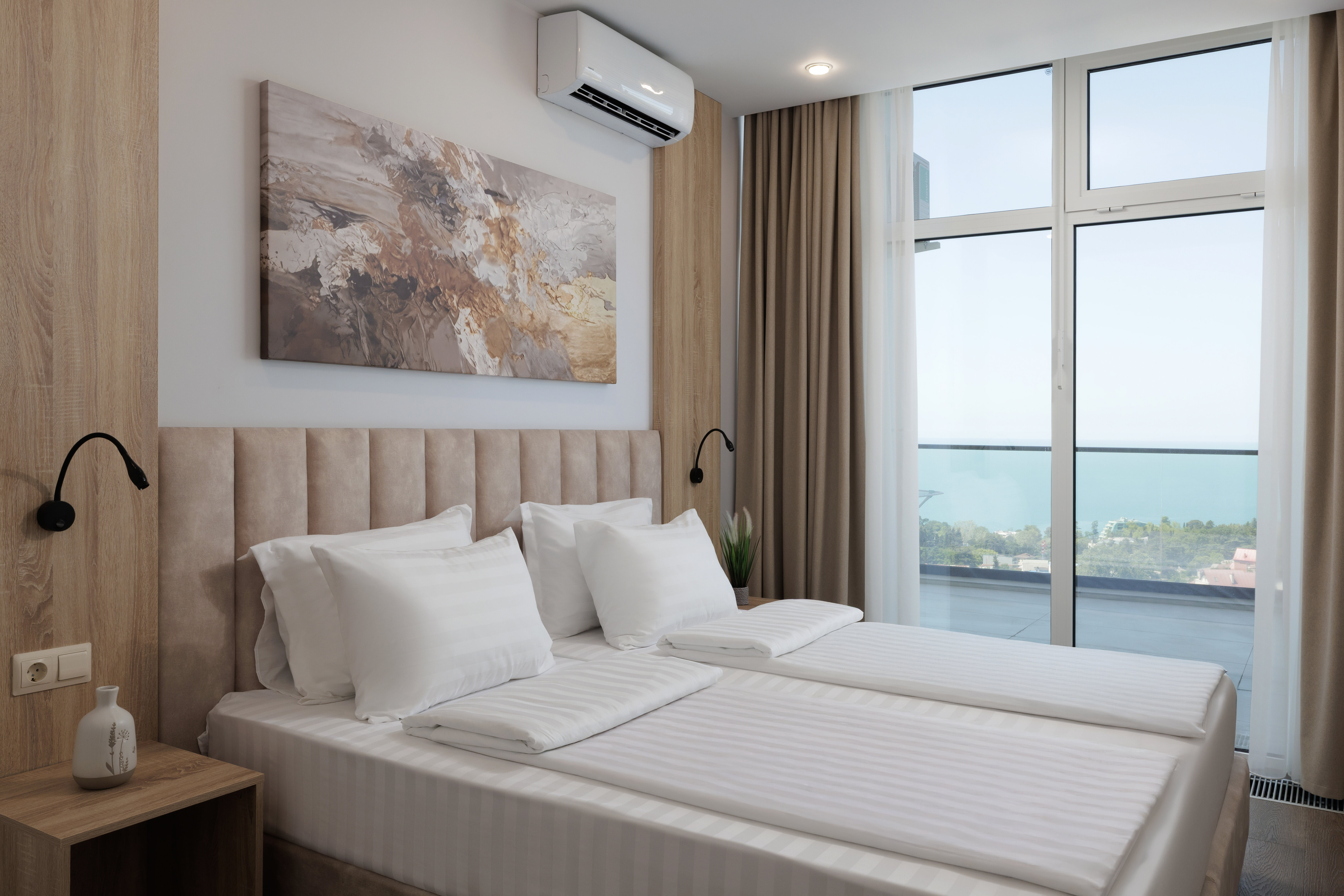 Супериор с видом на море