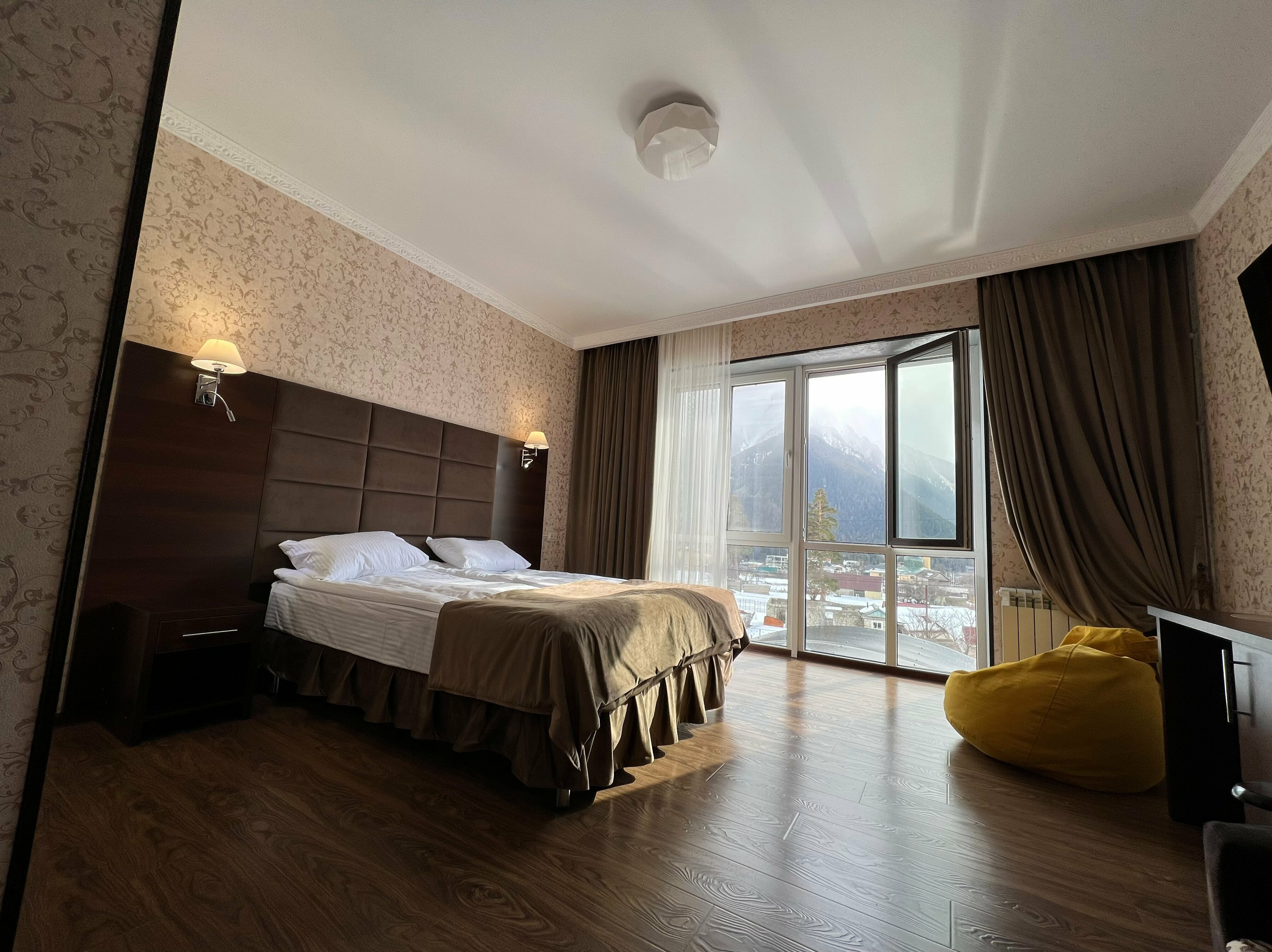 Двухместный номер с 2 отдельными кроватями, вид на горы