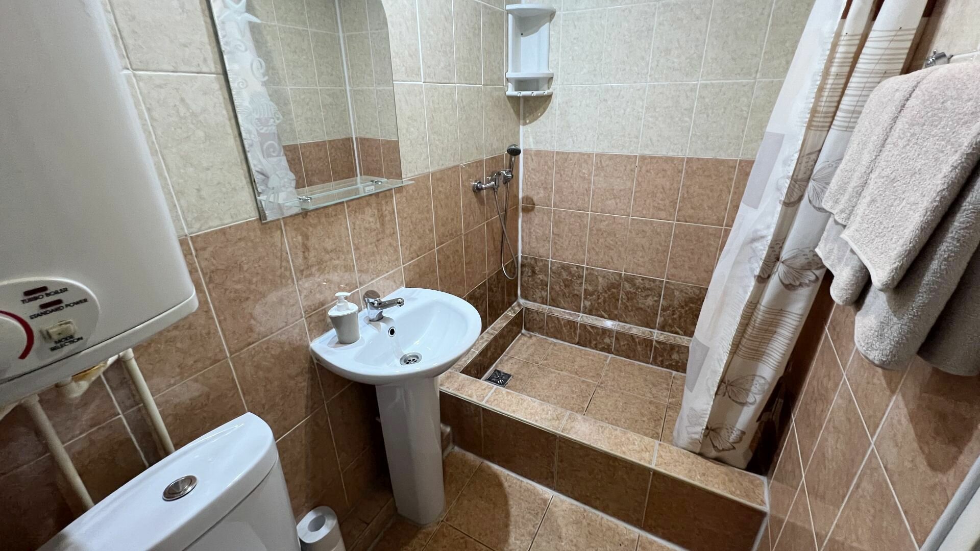 Небольшой двухместный номер с 2 отдельными кроватями