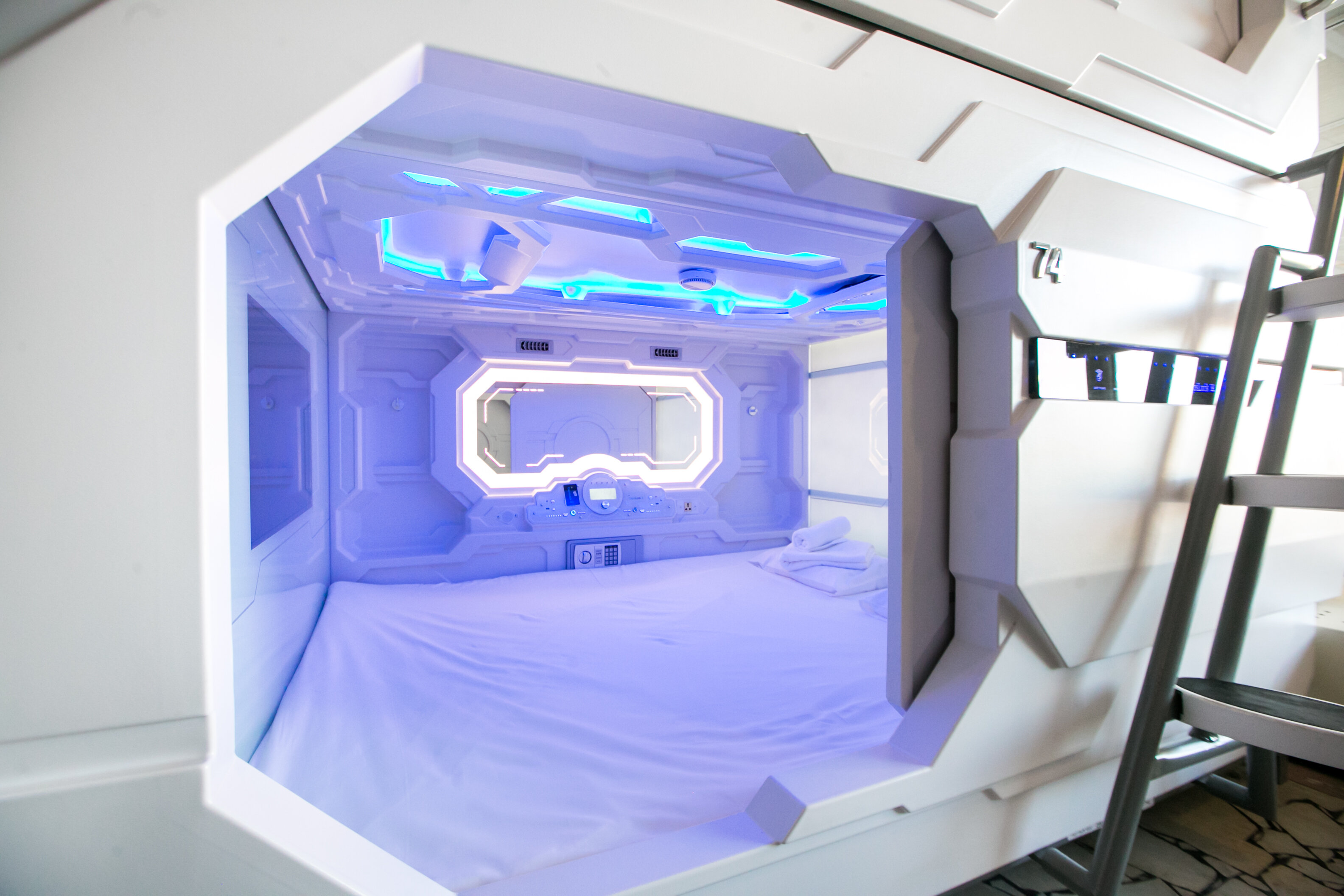 Двухместная капсула, ширина спального места 160 см