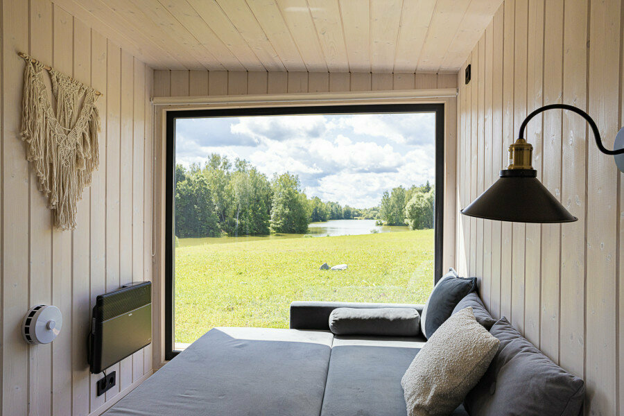 Семейный мини Lodge 2+1 с мансардным окном и панорамным видом на реку (3)